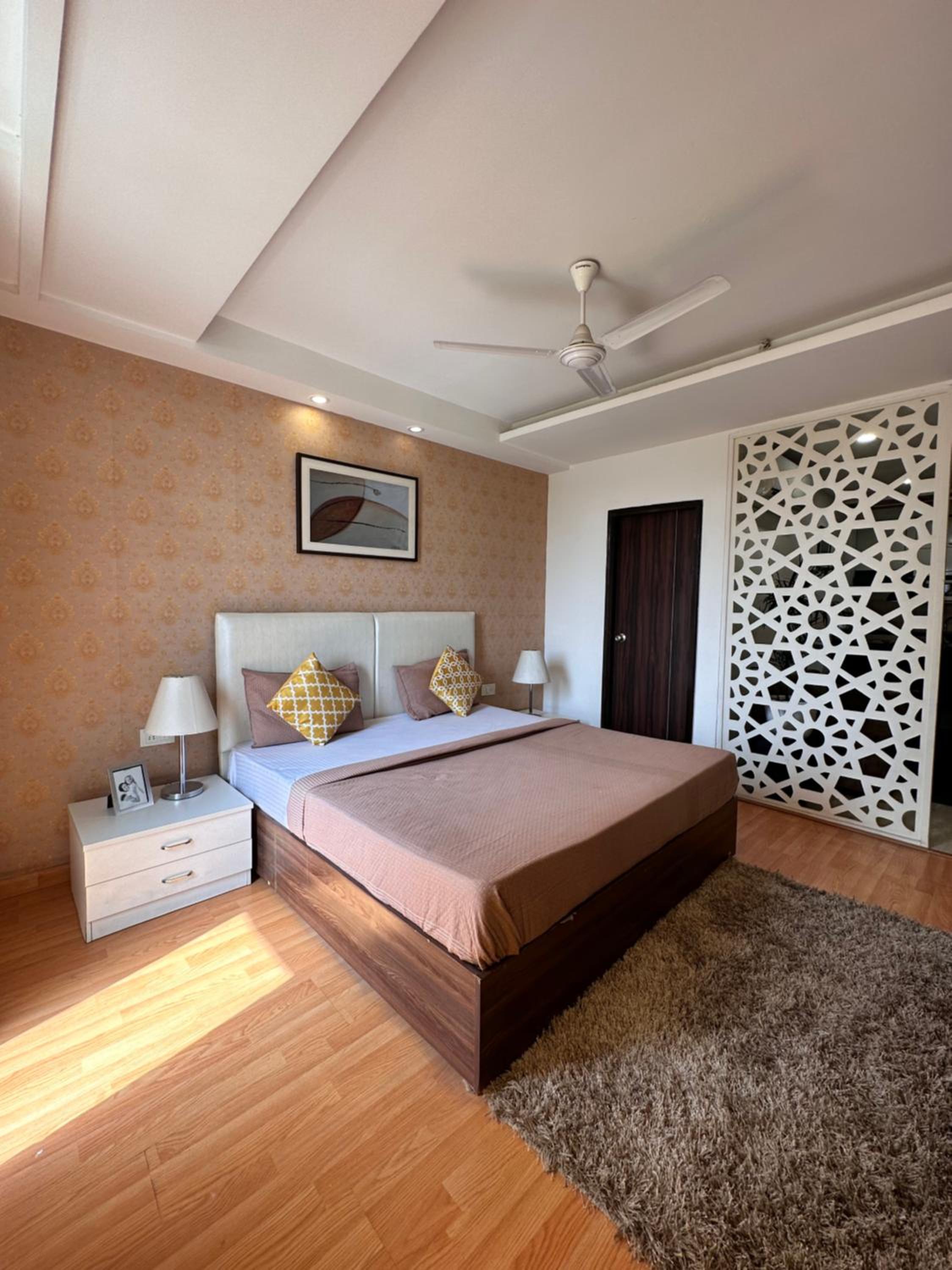 Gurgaon Vacations - Flamingo Hotel Sector 67 I Studio Rooms I Gurgaon - Property Image 1