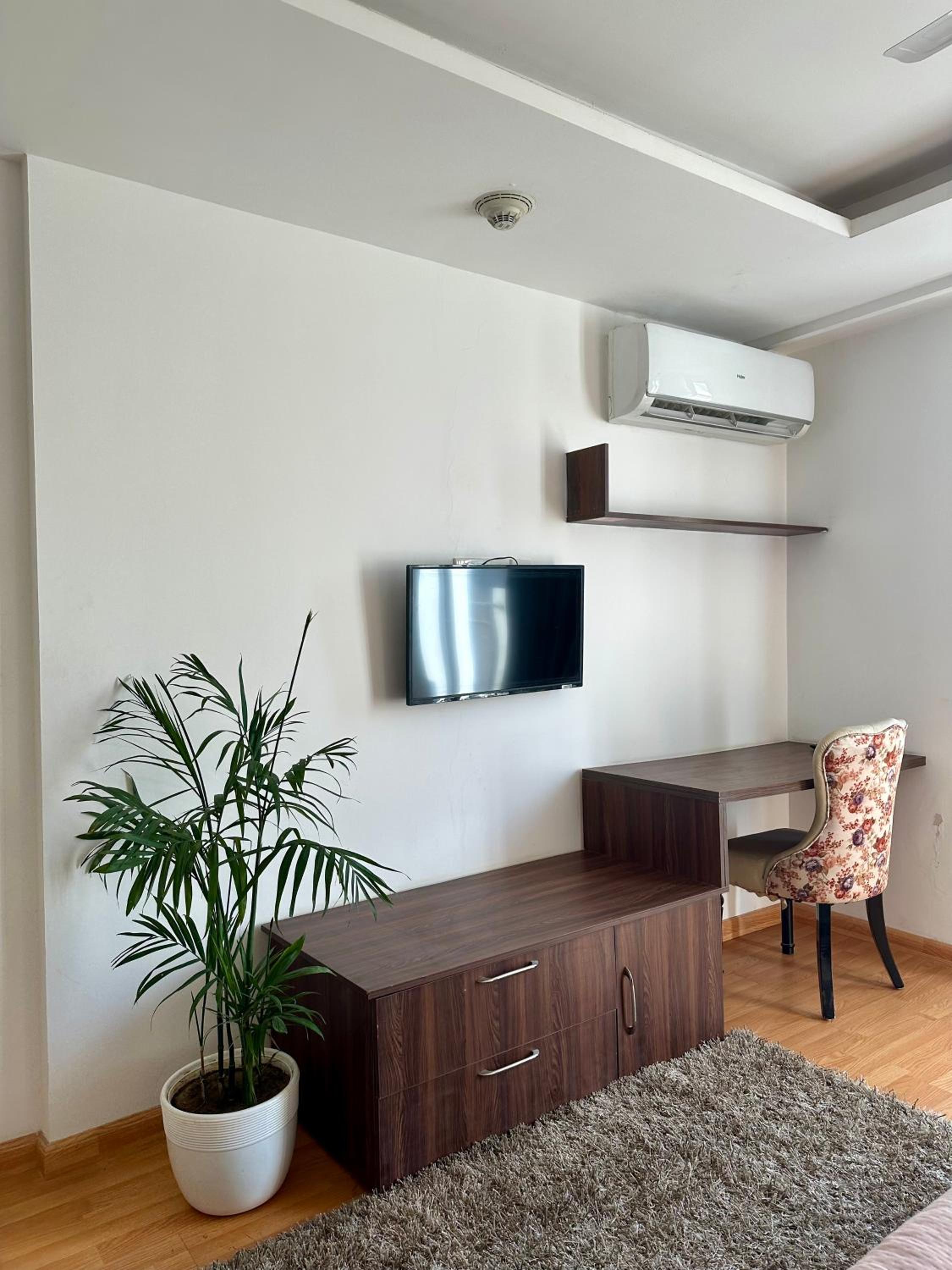 Gurgaon Vacations - Flamingo Hotel Sector 67 I Studio Rooms I Gurgaon - Property Image 11
