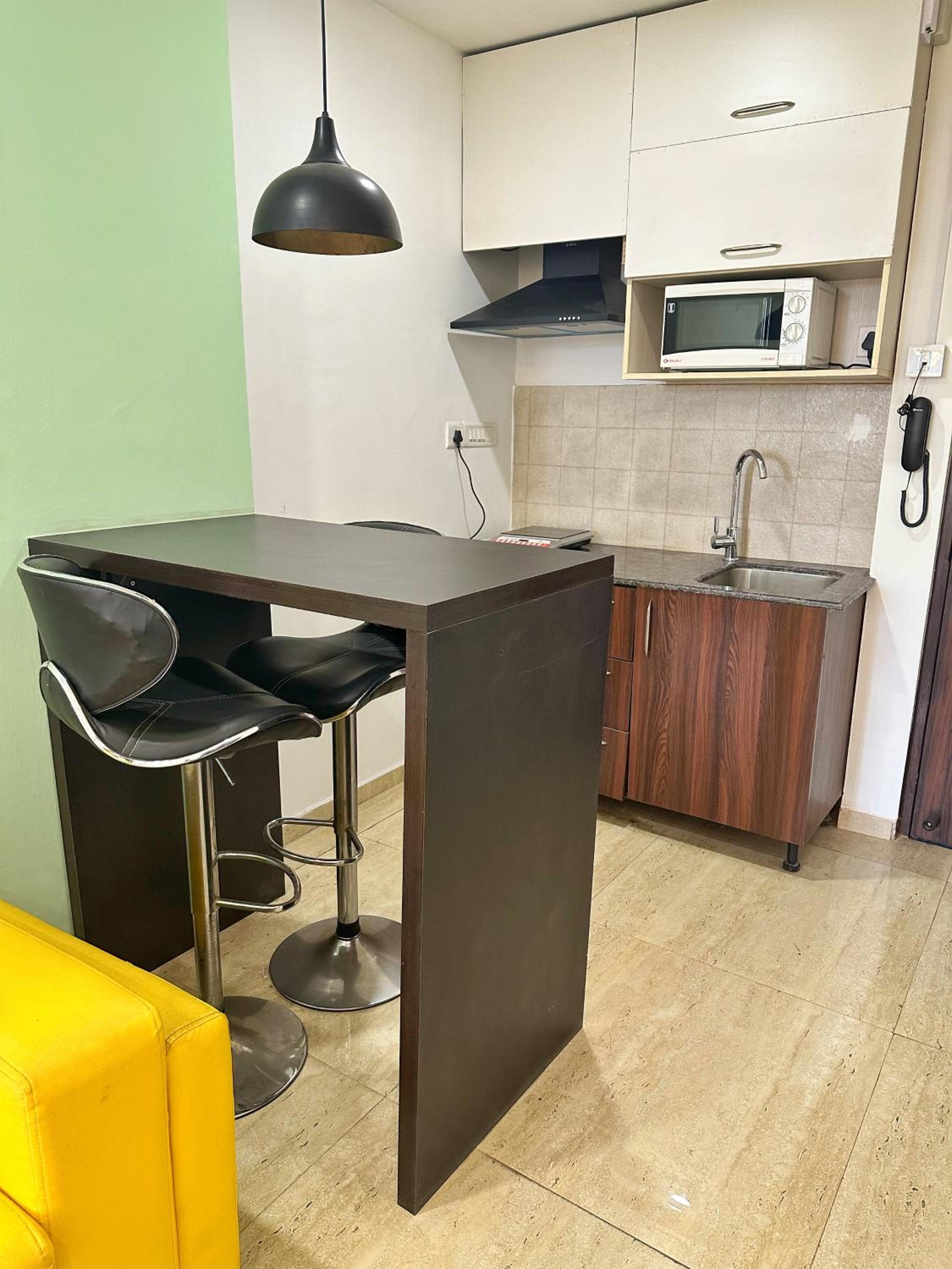 Gurgaon Vacations - Flamingo Hotel Sector 67 I Studio Rooms I Gurgaon - Property Image 14