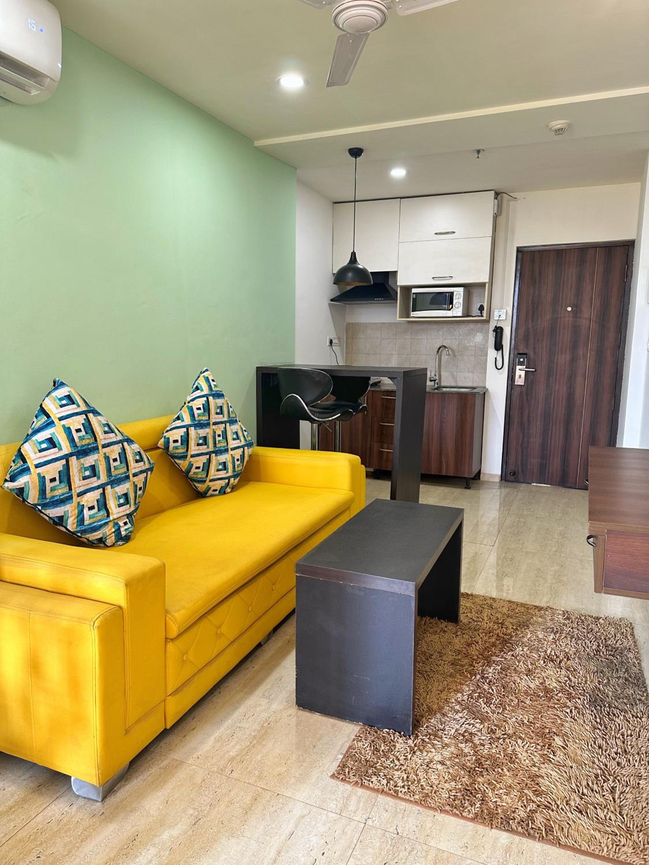 Gurgaon Vacations - Flamingo Hotel Sector 67 I Studio Rooms I Gurgaon - Property Image 16