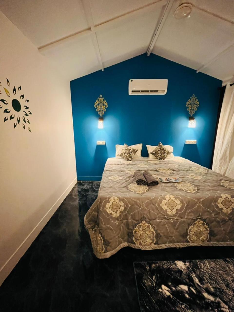 LAKSHDEEP COTTAGES