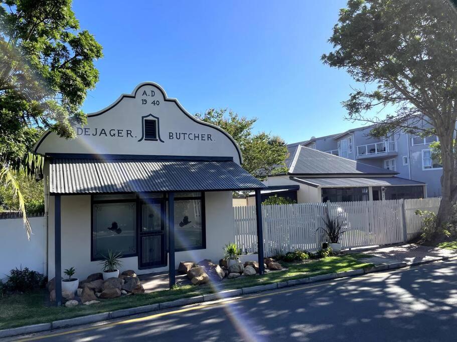 De Jagers Studio on Rawson