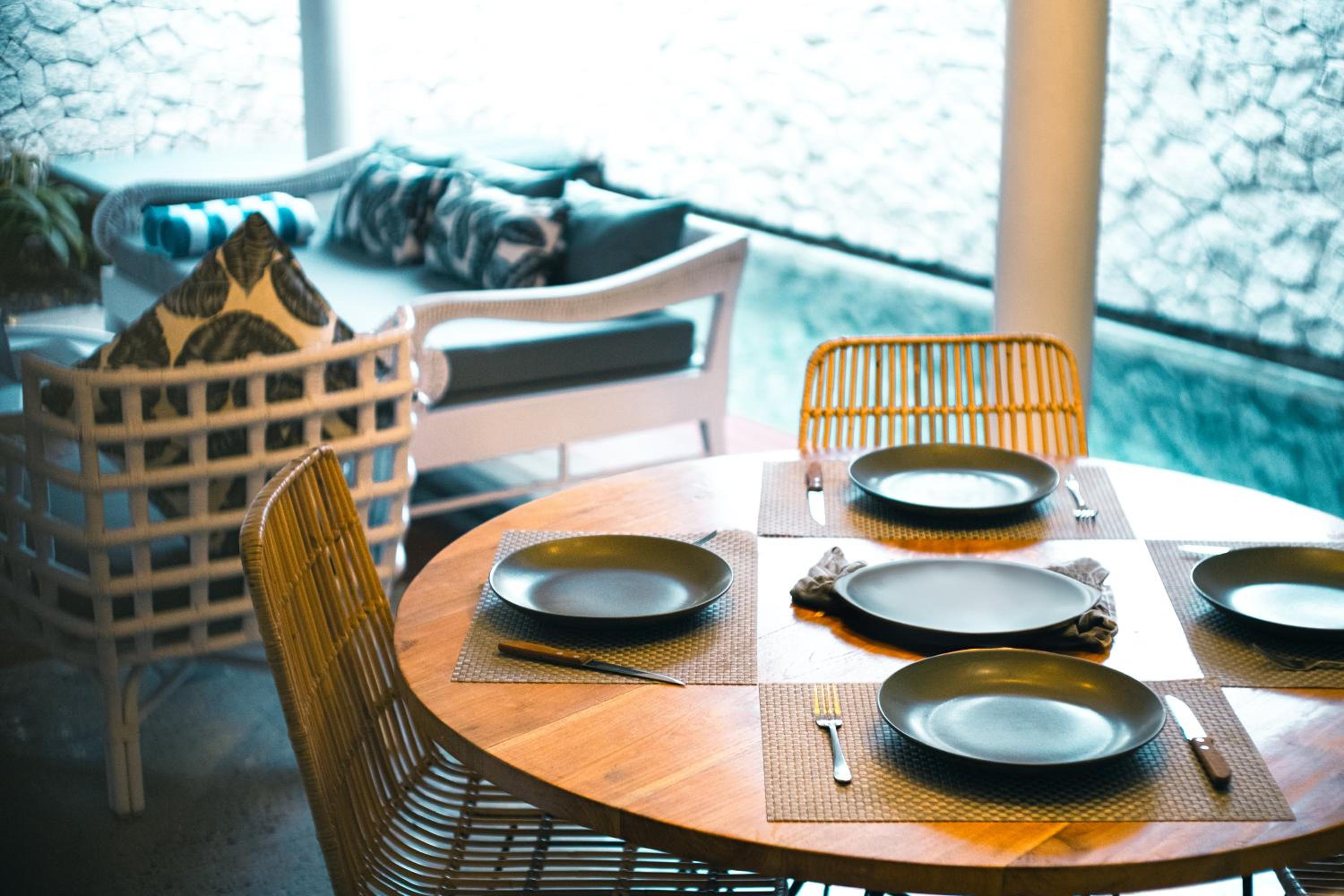 Calm Villa — dining
