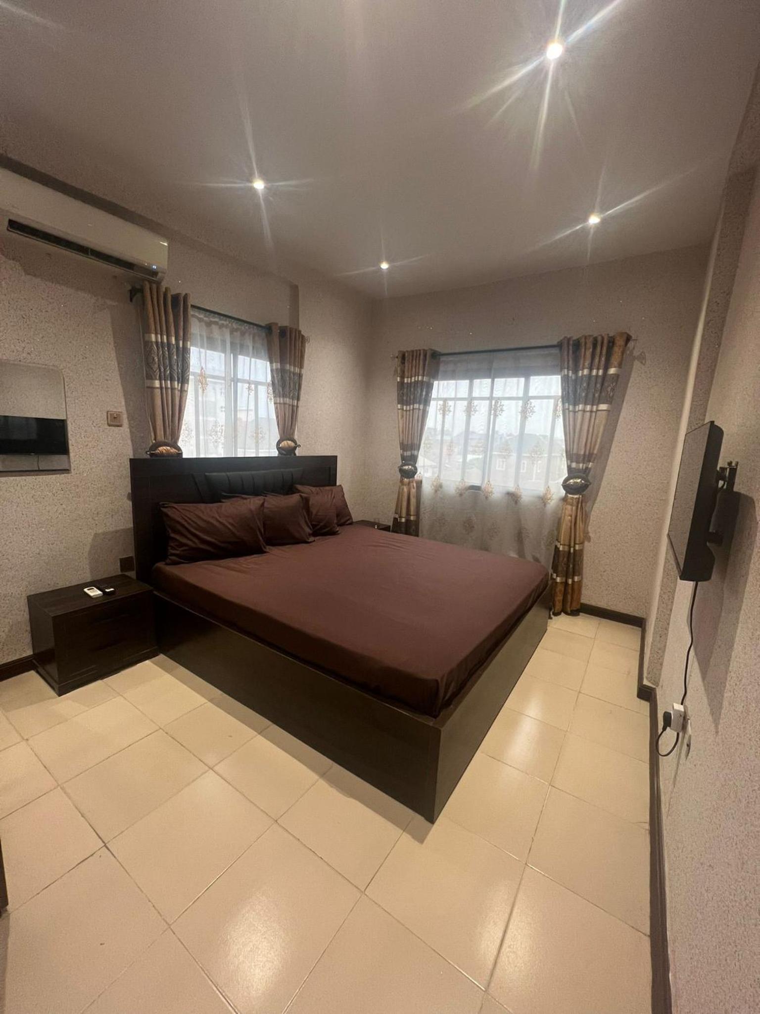 Luxury 2 Bedroom family Apartment in Yaba Lagos view 5