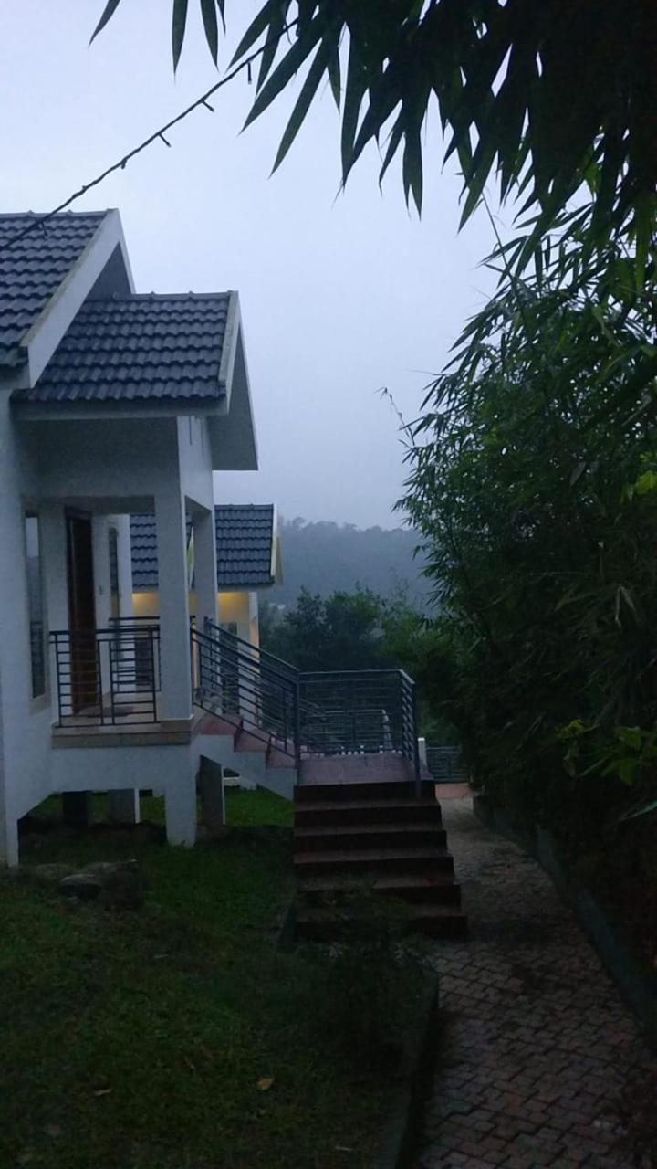 BAMBUSA COTTAGES