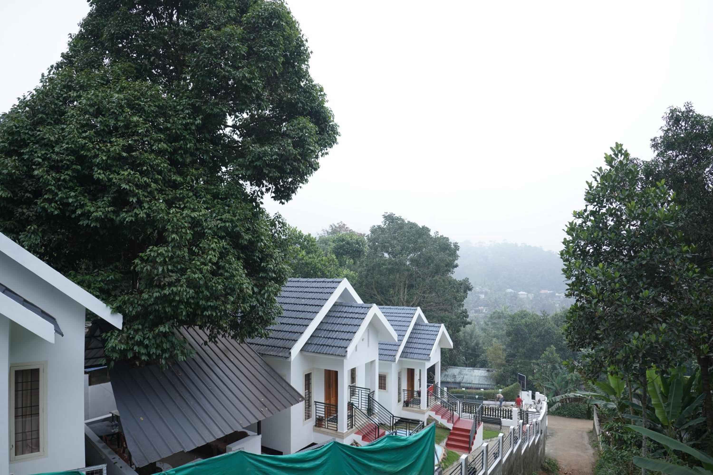 BAMBUSA COTTAGES