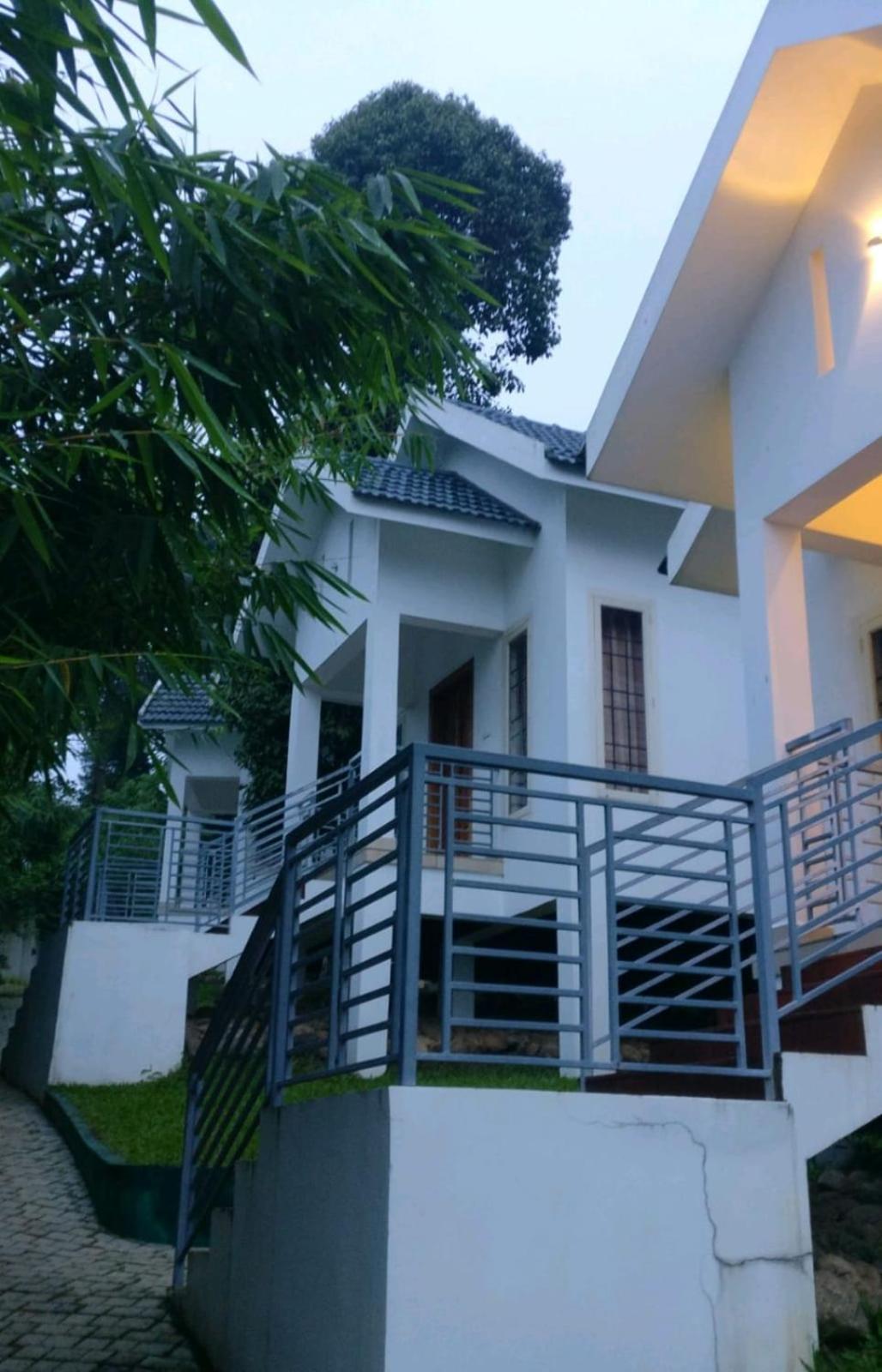 BAMBUSA COTTAGES