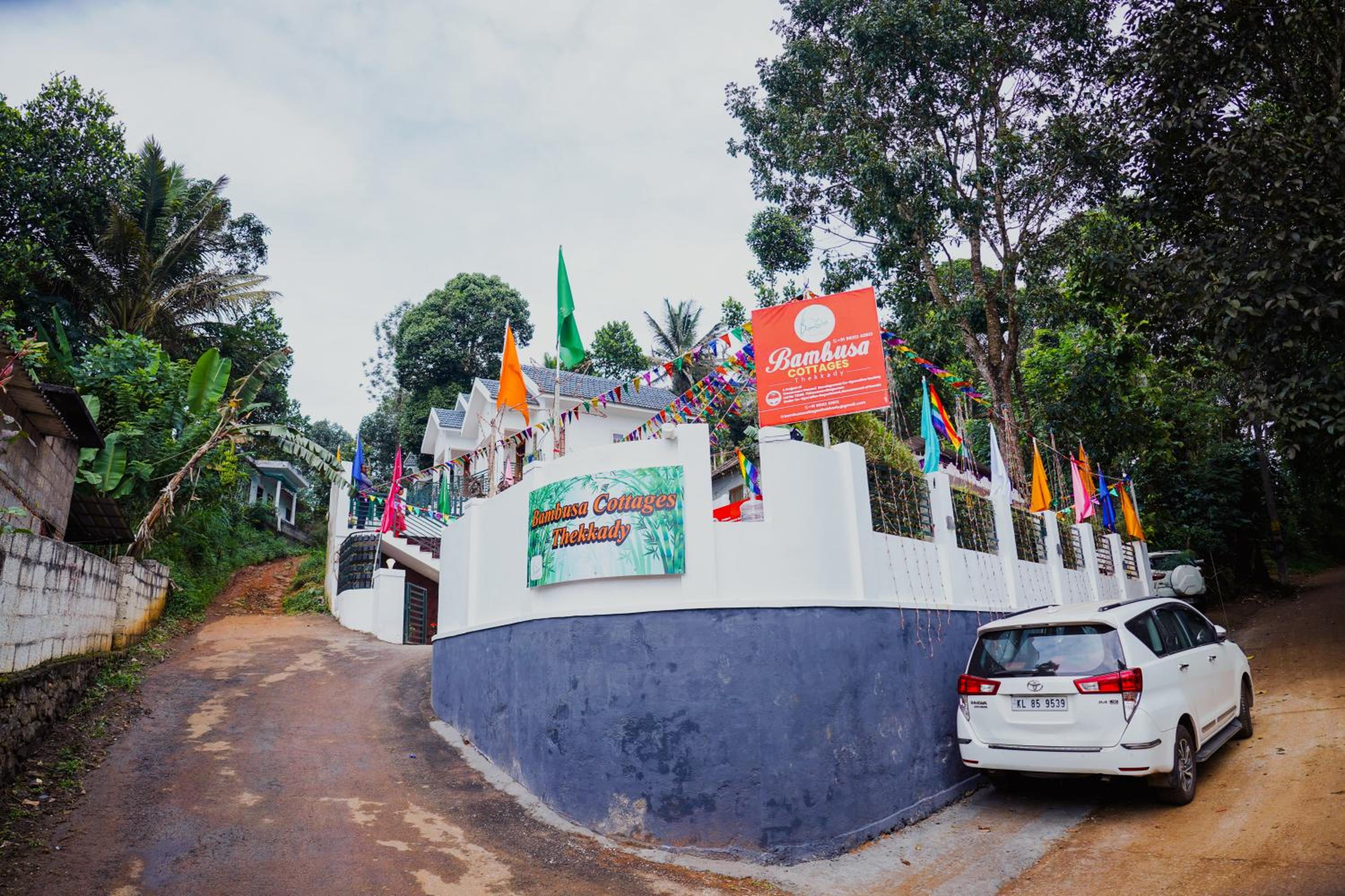BAMBUSA COTTAGES