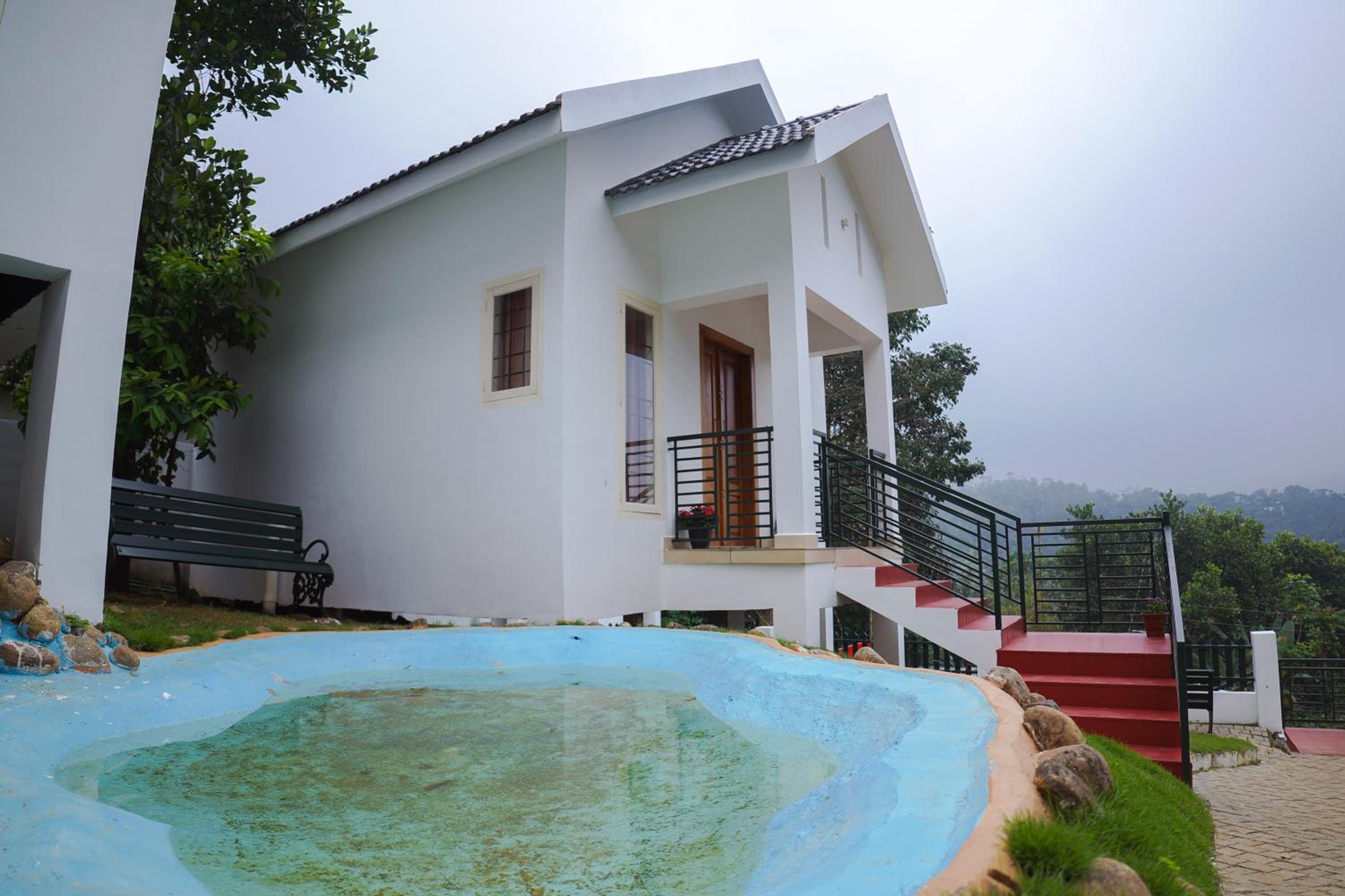 BAMBUSA COTTAGES