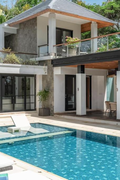 Villa 4 kamar tidur dengan pemandangan laut by Madhava Hospitality
