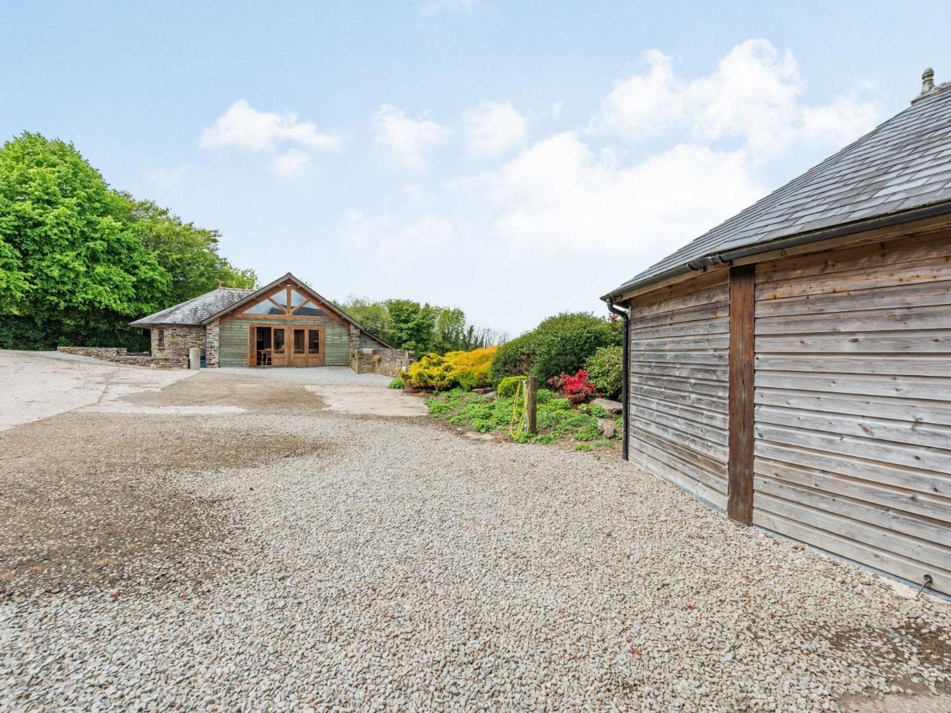 5 Bed in Okehampton oc-wagol view 3