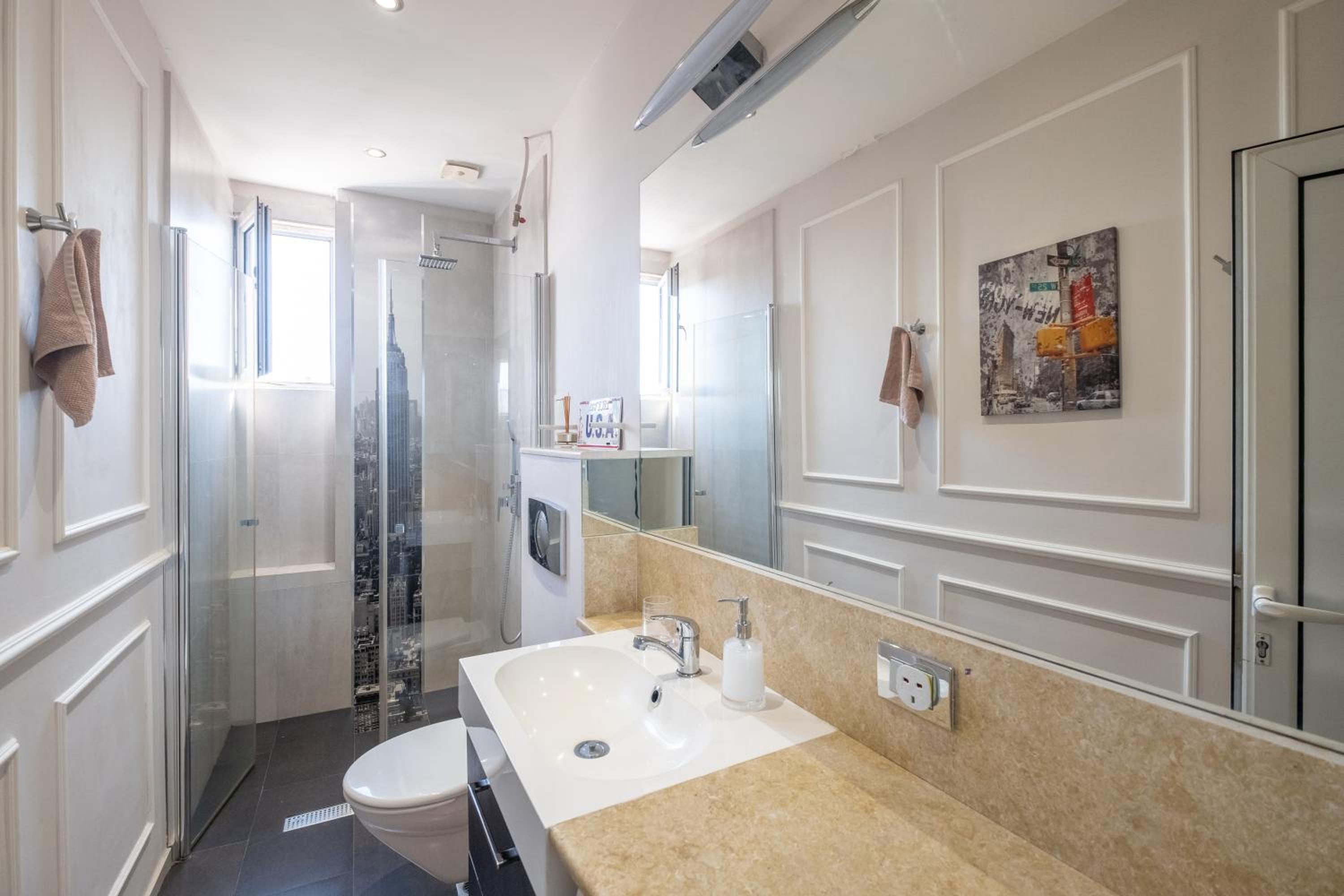 Tranquil Place in the middle of Downtown 2BR