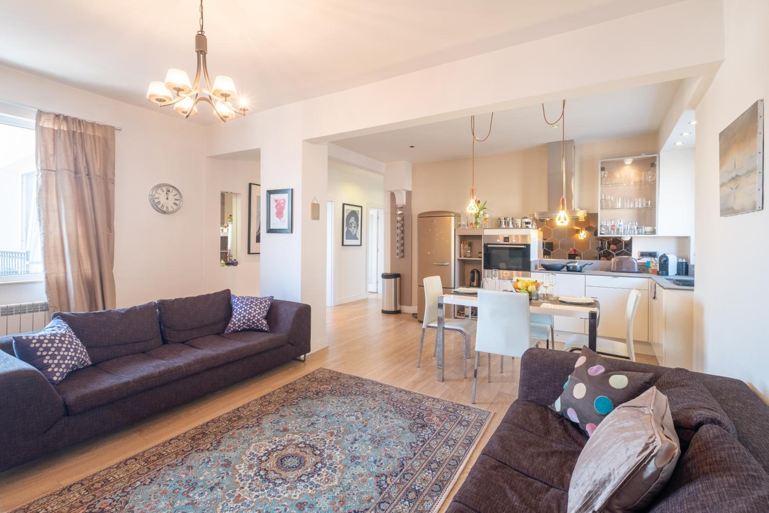 Tranquil Place in the middle of Downtown 2BR