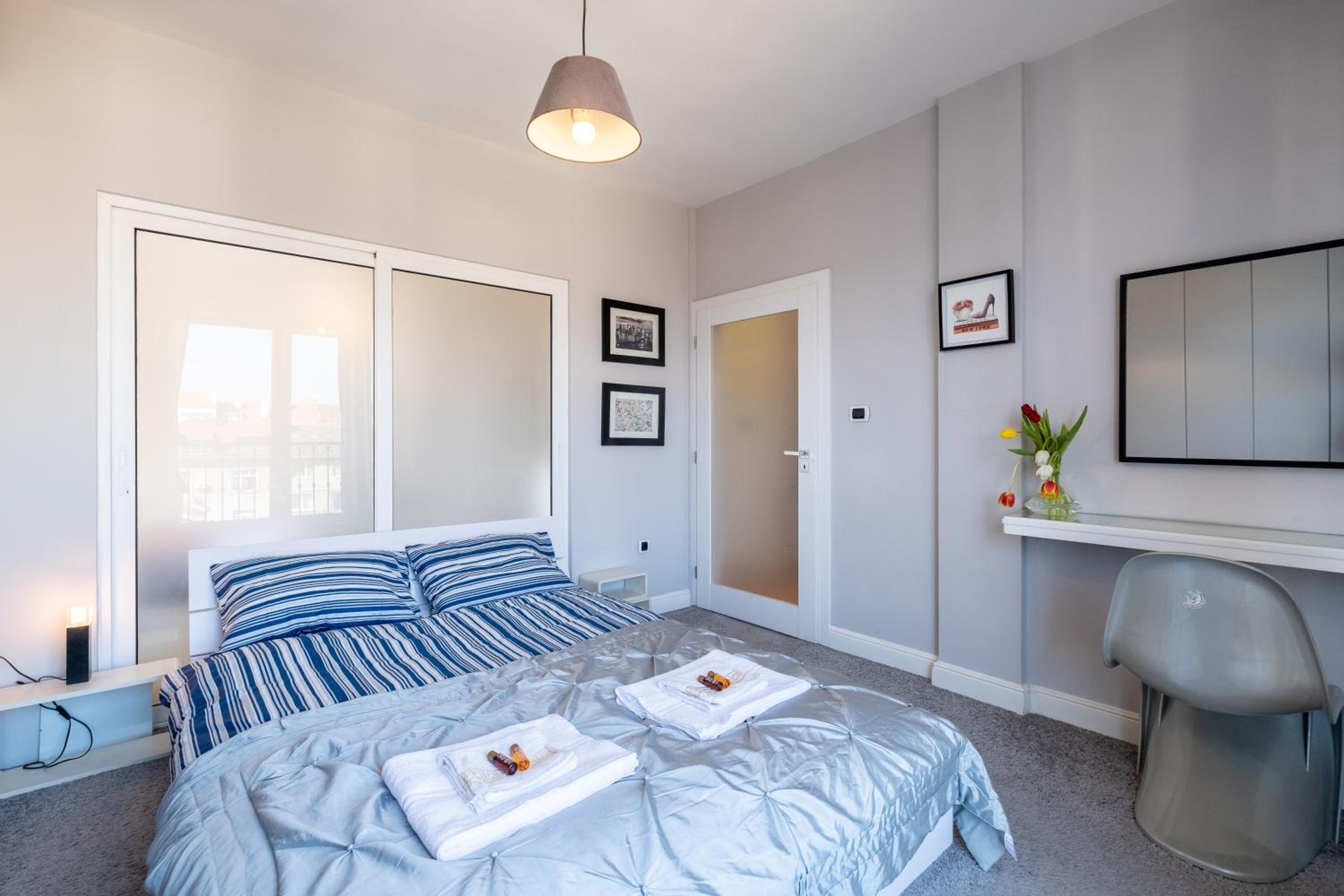Tranquil Place in the middle of Downtown 2BR