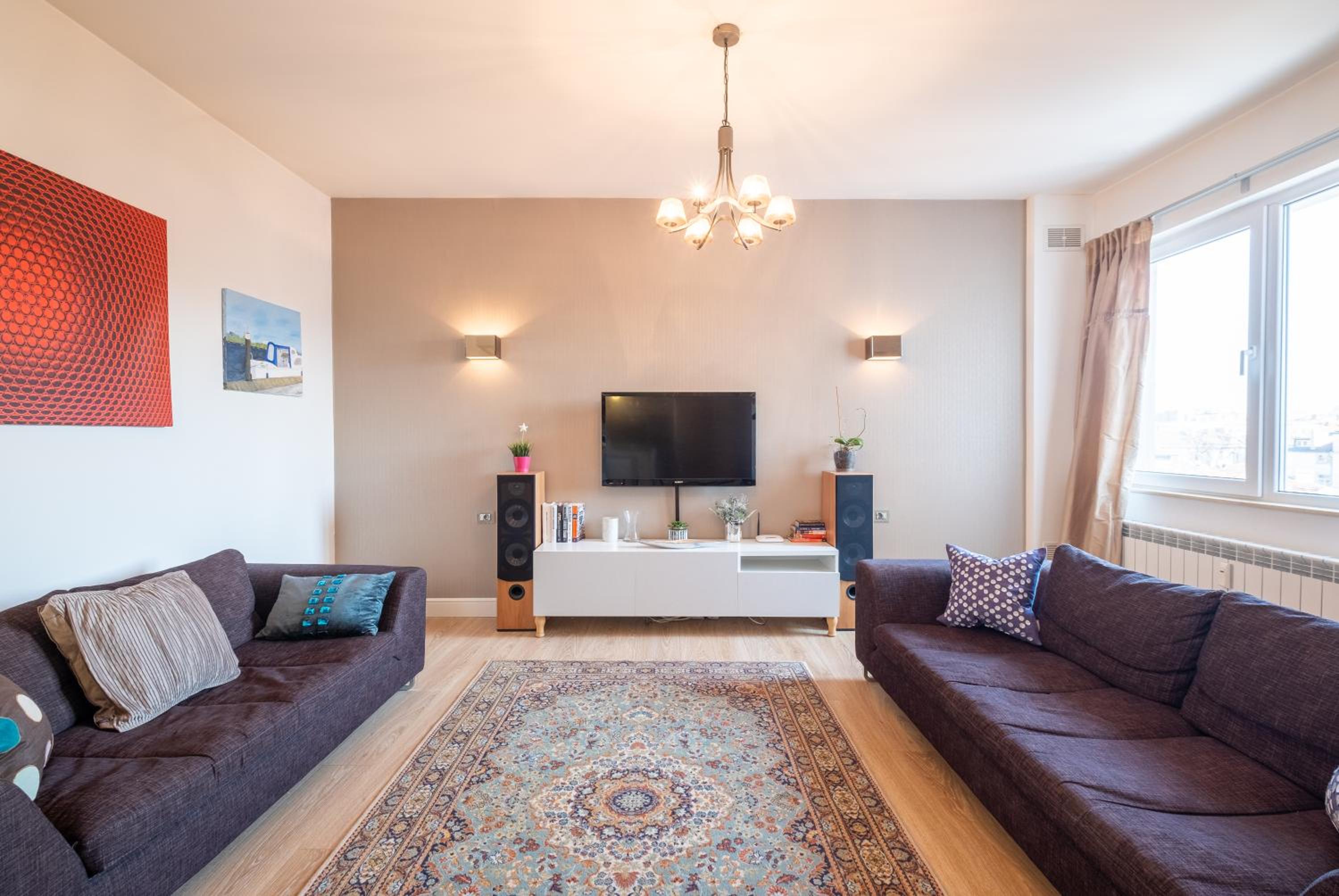 Tranquil Place in the middle of Downtown 2BR