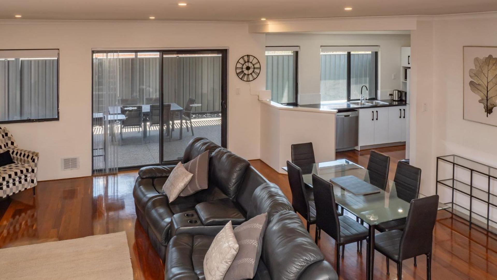 Hollow Beach House - Bunbury