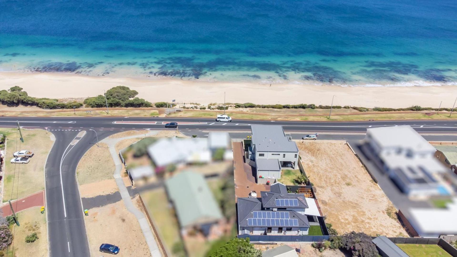 Hollow Beach House - Bunbury