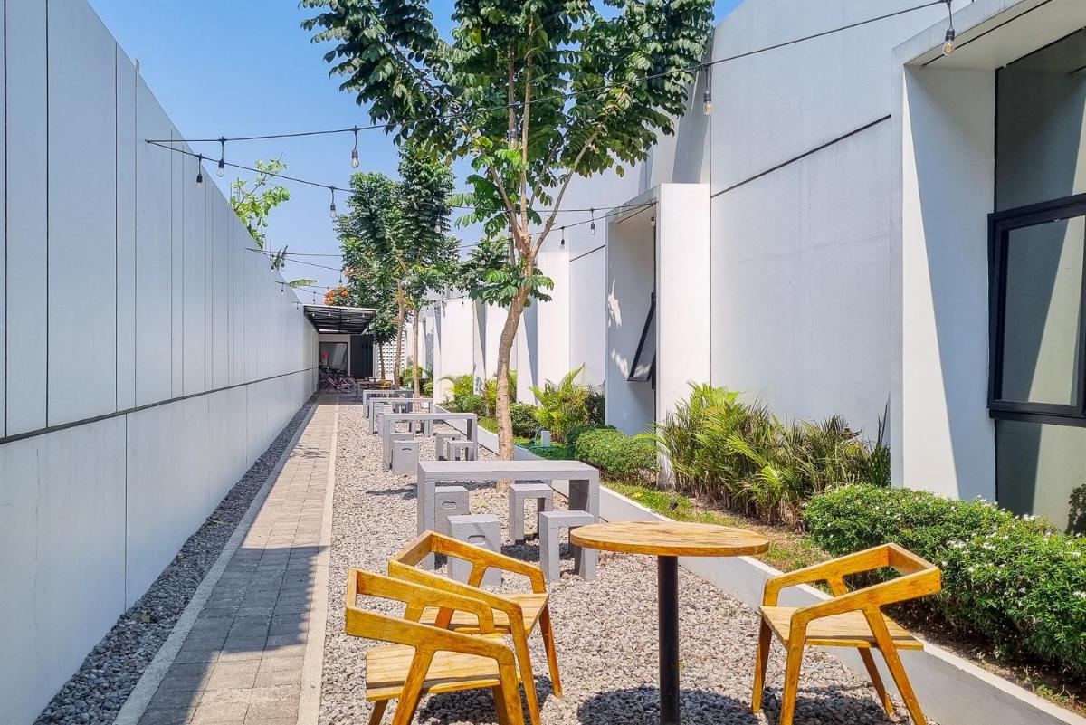outdoor BBQ area