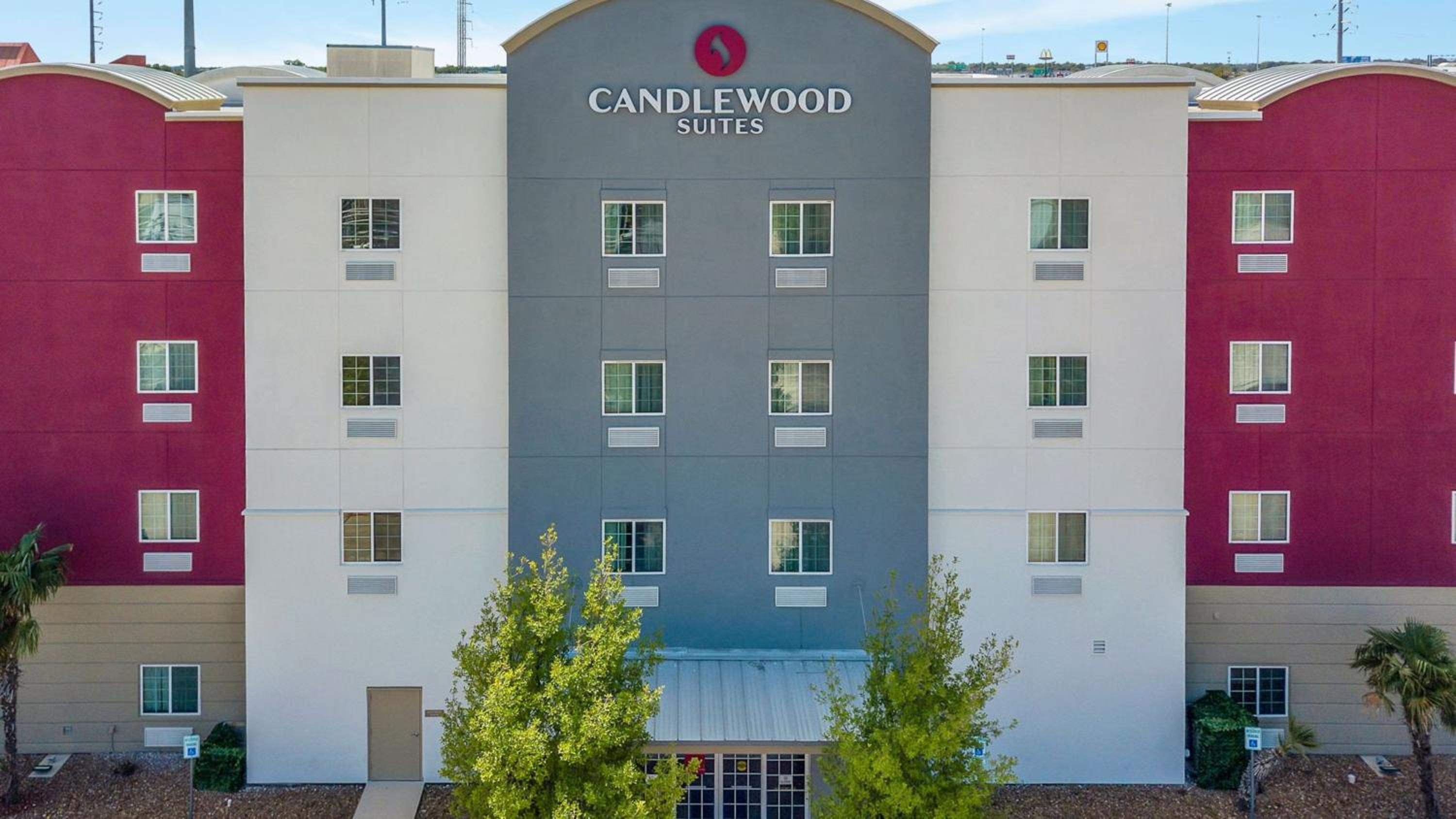Hotel Candlewood Suites San Antonio Downtown, an IHG Hotel - Image 1