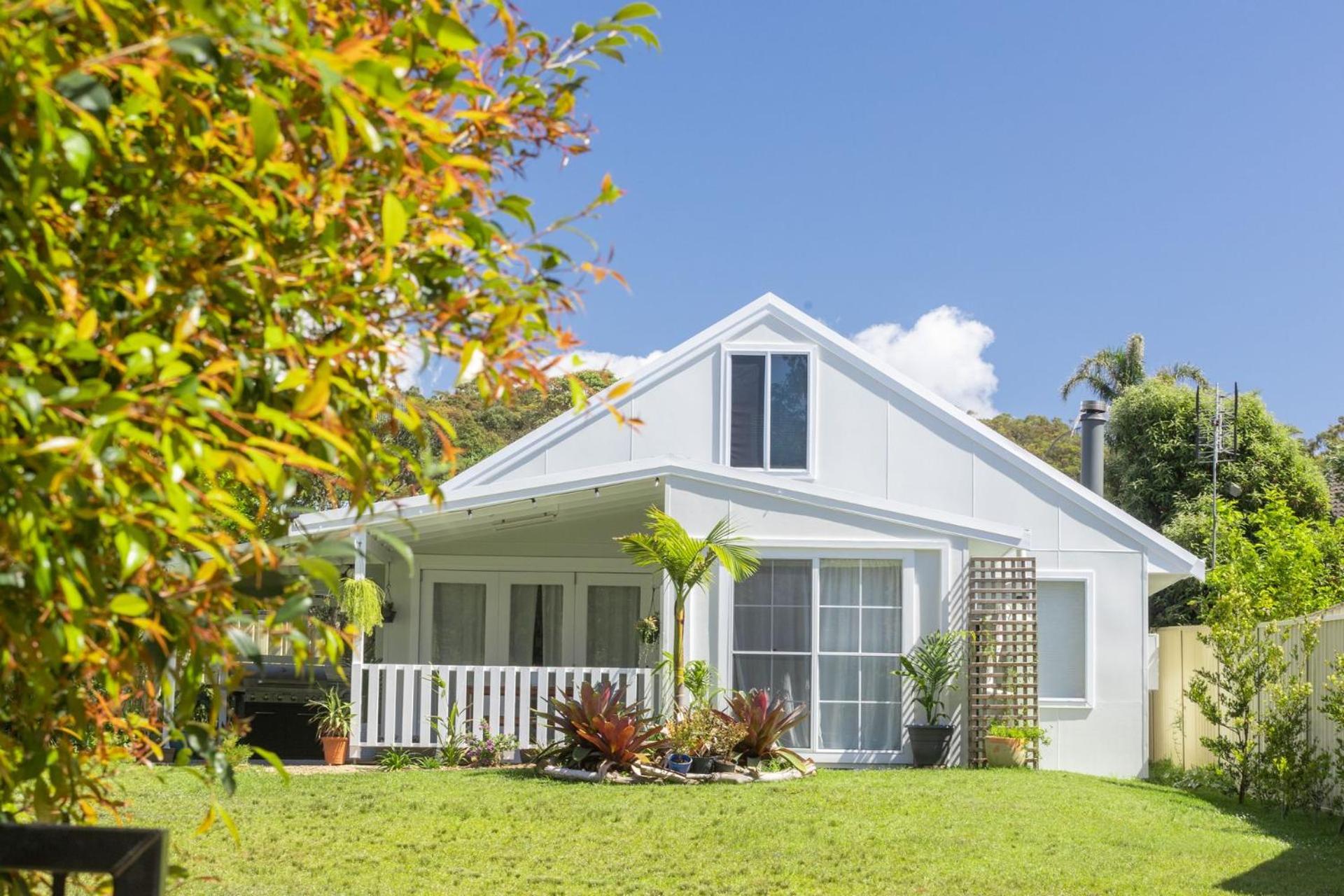 Pretty Beach Cottage