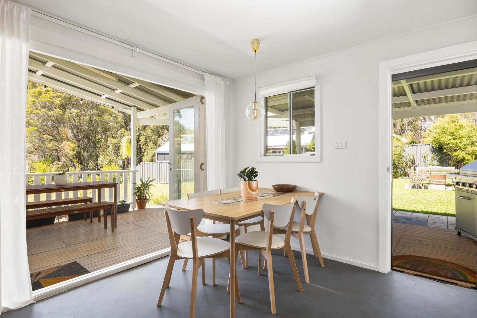 Pretty Beach Cottage