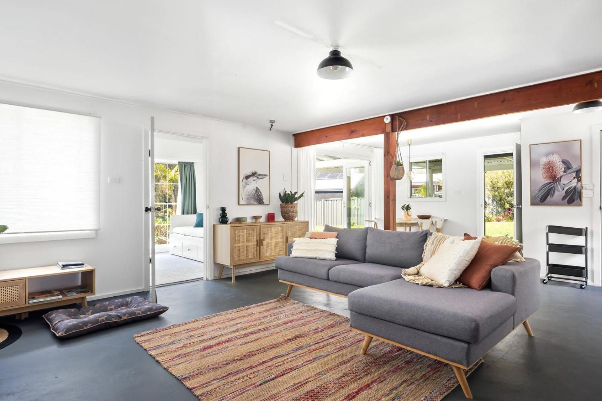 Pretty Beach Cottage