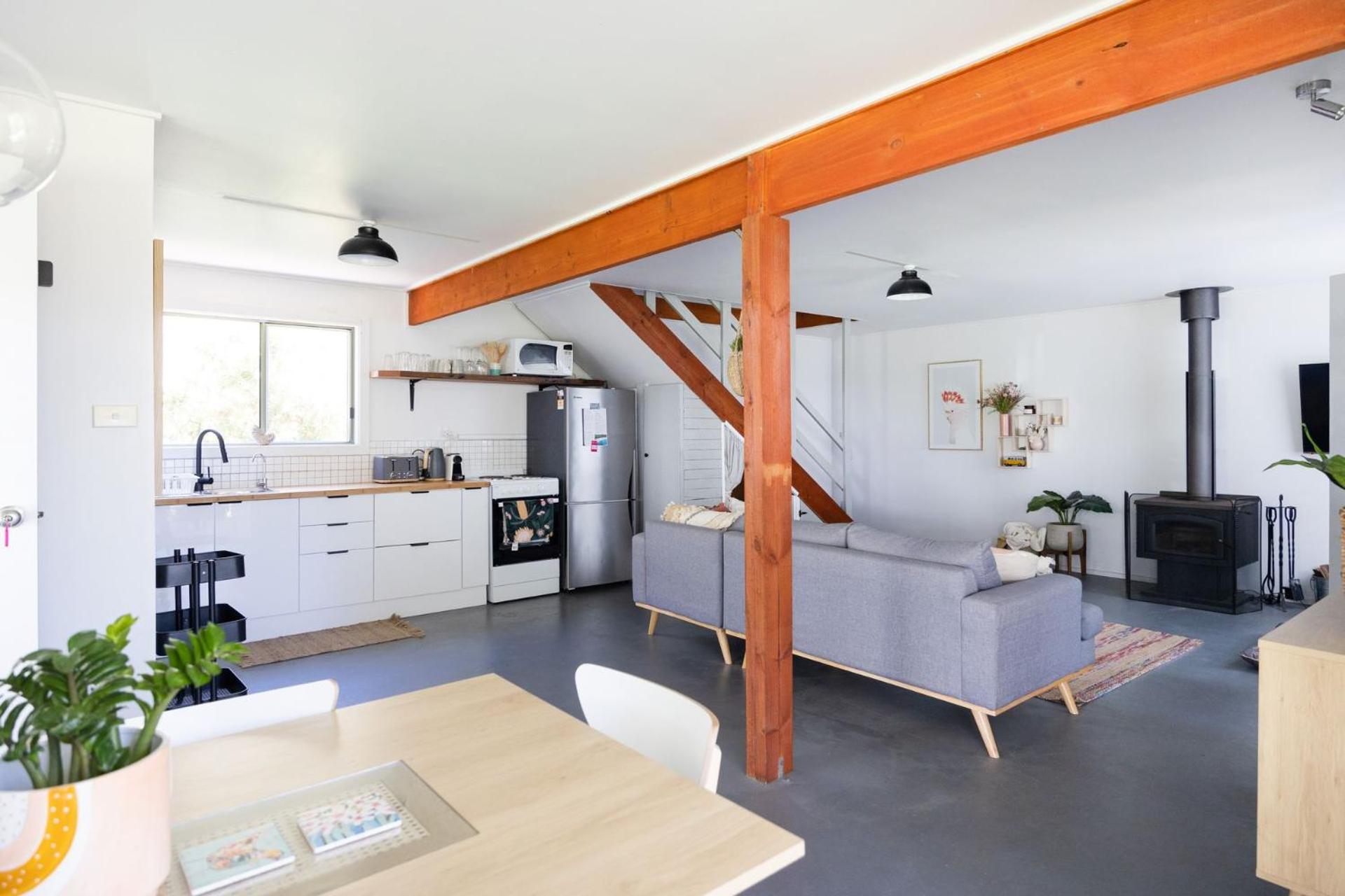 Pretty Beach Cottage
