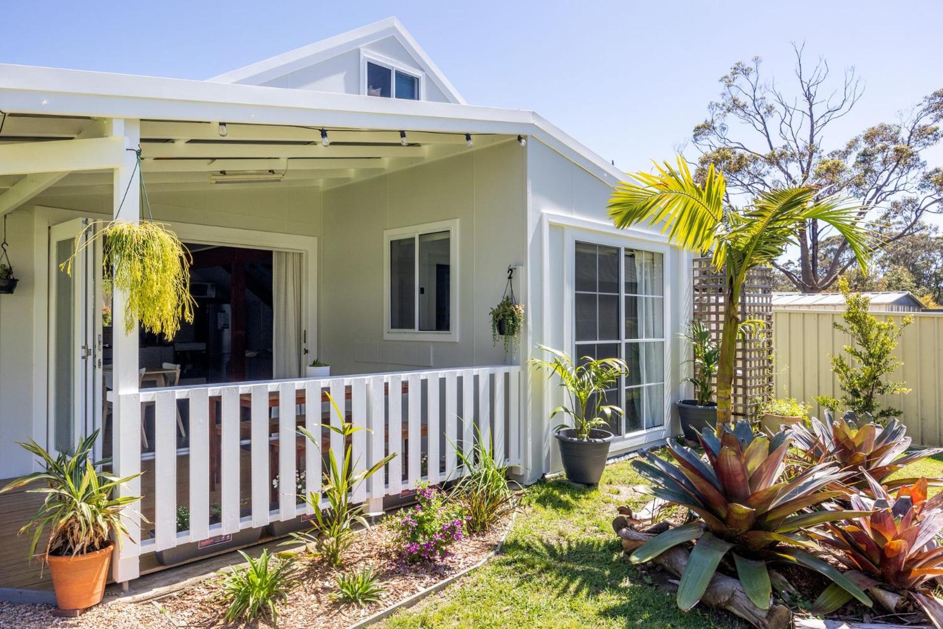 Pretty Beach Cottage