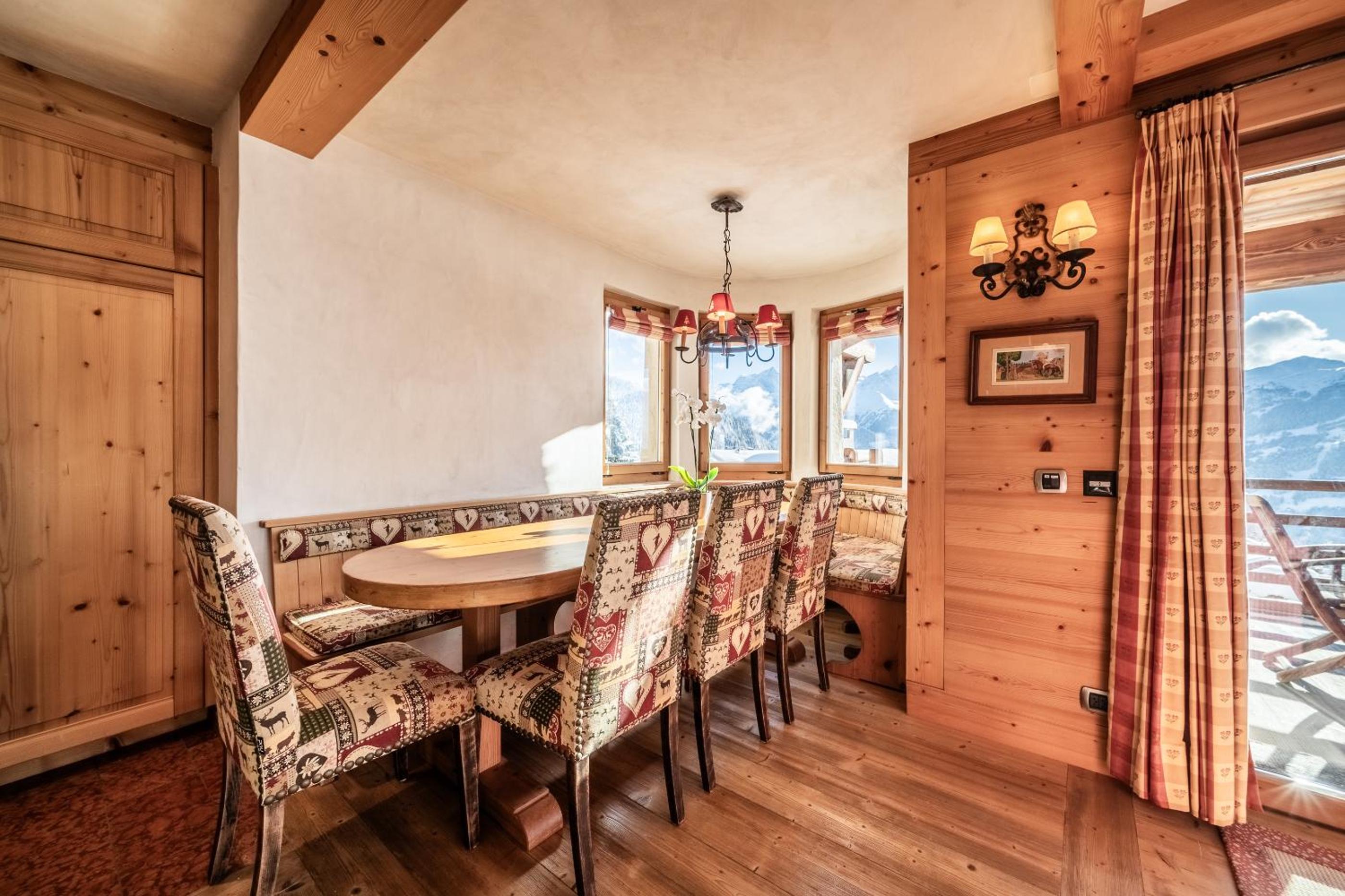Capel Verbier - BY EMERALD STAY