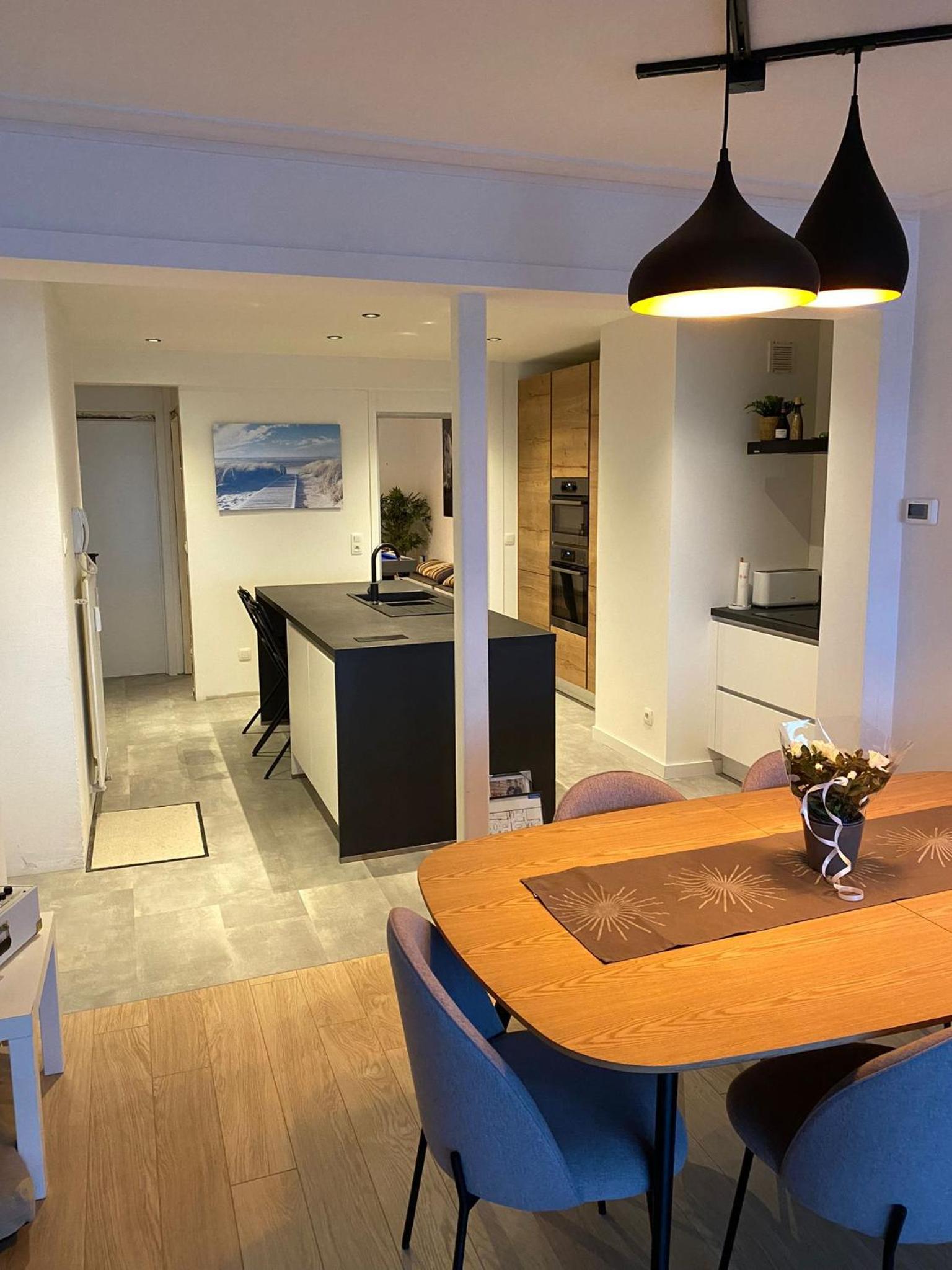 Spacious Apartment With Sea View