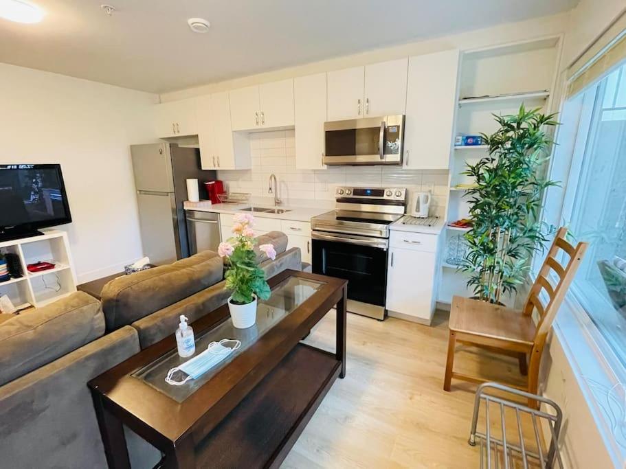 New 2BR Garden Suite,2Bath,AC,EV,Parkin,WIFI,Netfl