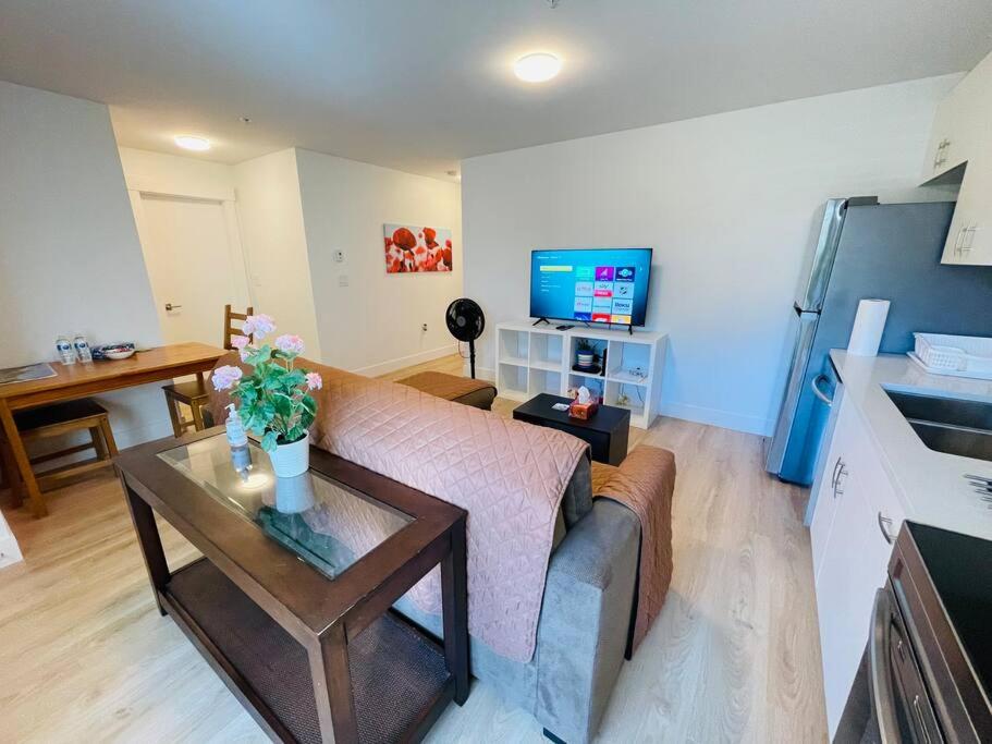New 2BR Garden Suite,2Bath,AC,EV,Parkin,WIFI,Netfl