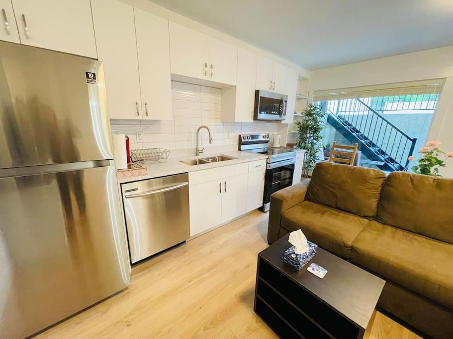 New 2BR Garden Suite,2Bath,AC,EV,Parkin,WIFI,Netfl