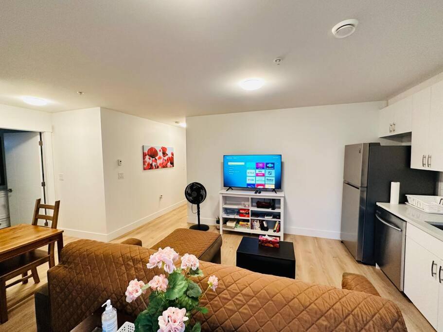 New 2BR Garden Suite,2Bath,AC,EV,Parkin,WIFI,Netfl