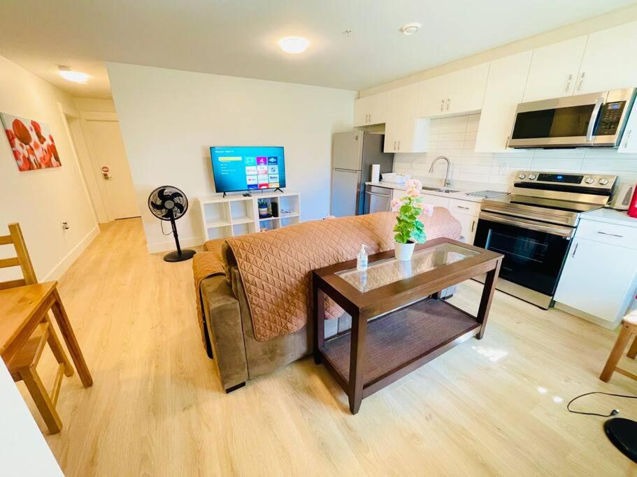 New 2BR Garden Suite,2Bath,AC,EV,Parkin,WIFI,Netfl