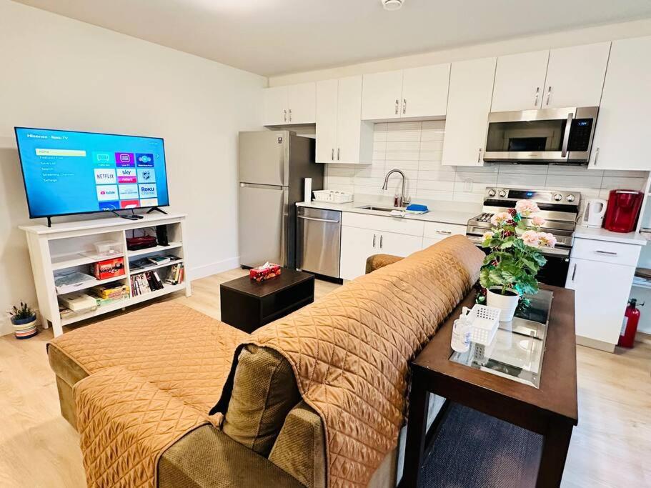 New 2BR Garden Suite,2Bath,AC,EV,Parkin,WIFI,Netfl