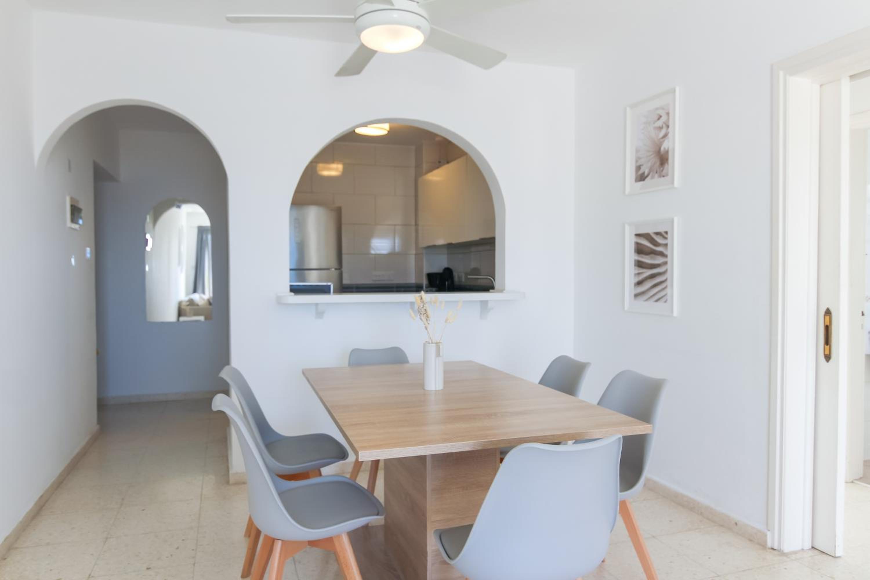 Phaedrus Living: Byzantium Modern City Flat