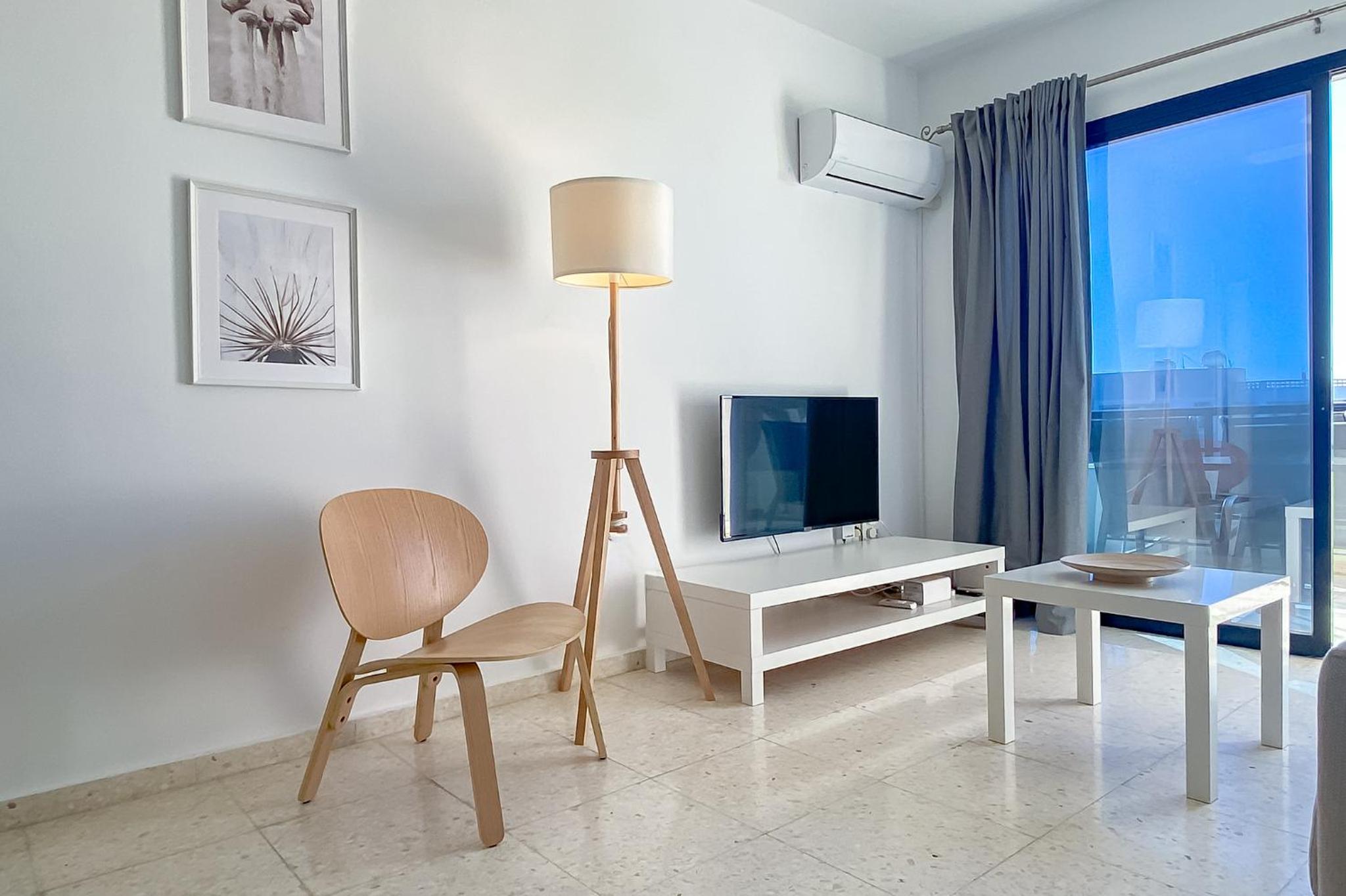 Phaedrus Living: Byzantium Modern City Flat