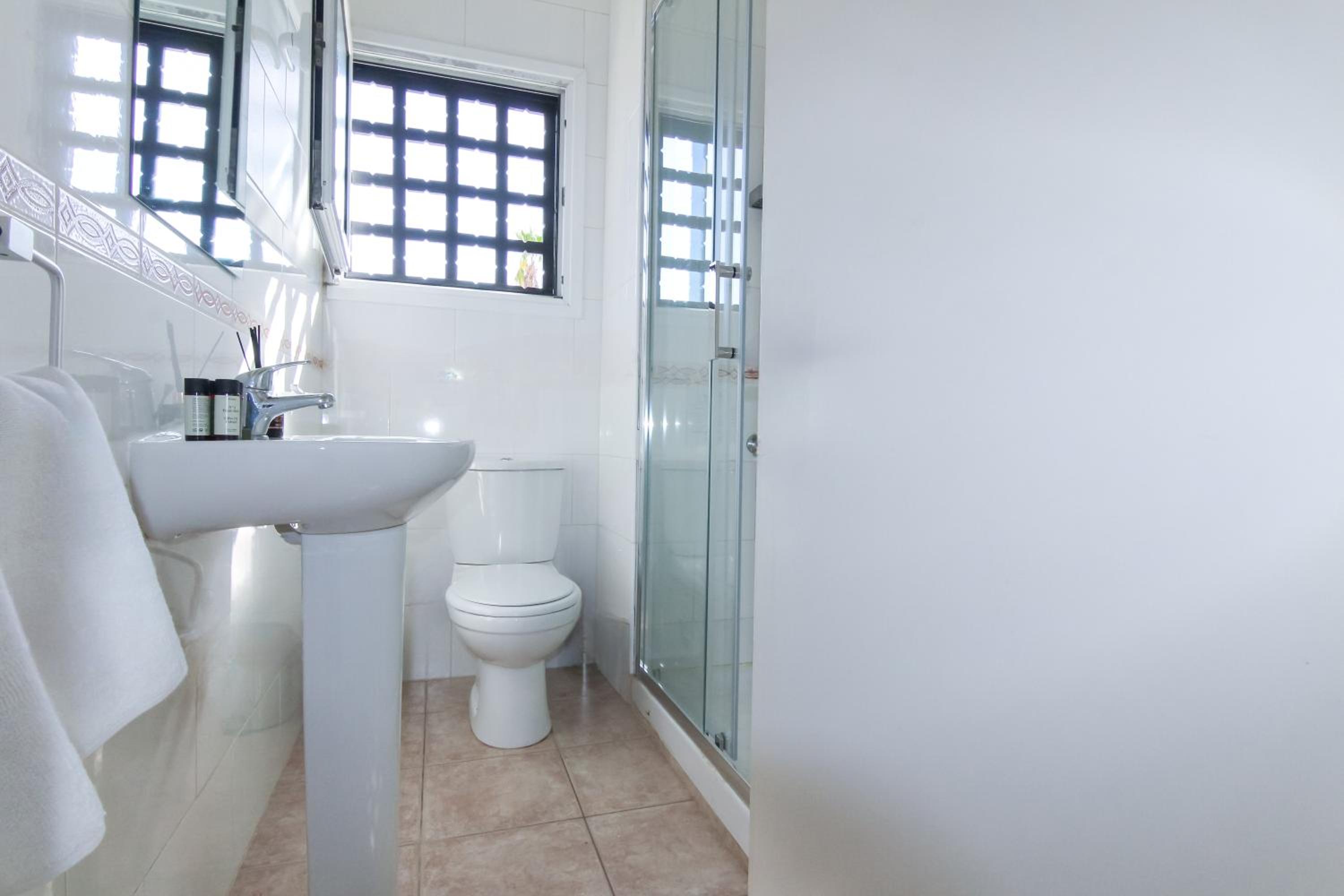 Phaedrus Living: Byzantium Modern City Flat