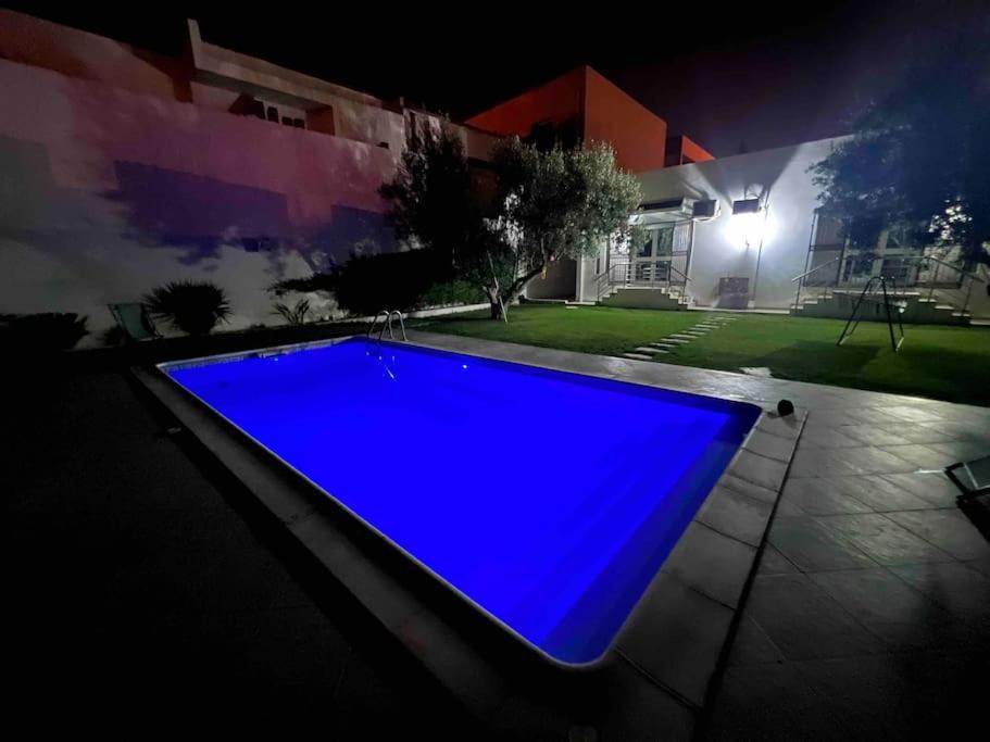 Splendide villa avec piscine, jacuzzi et jardin view 4
