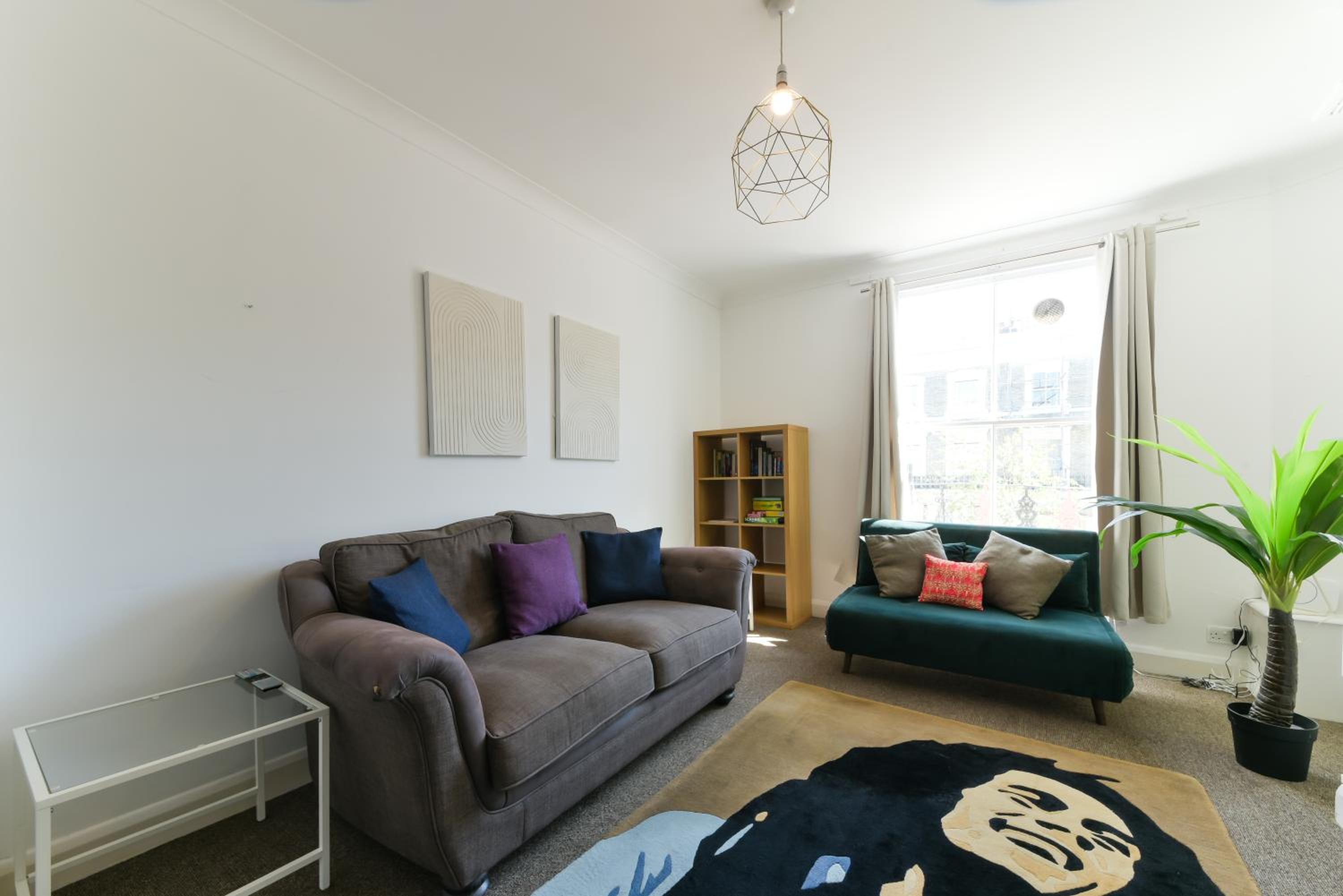 Spacious Maida Vale 2 Bed Apartment view 5