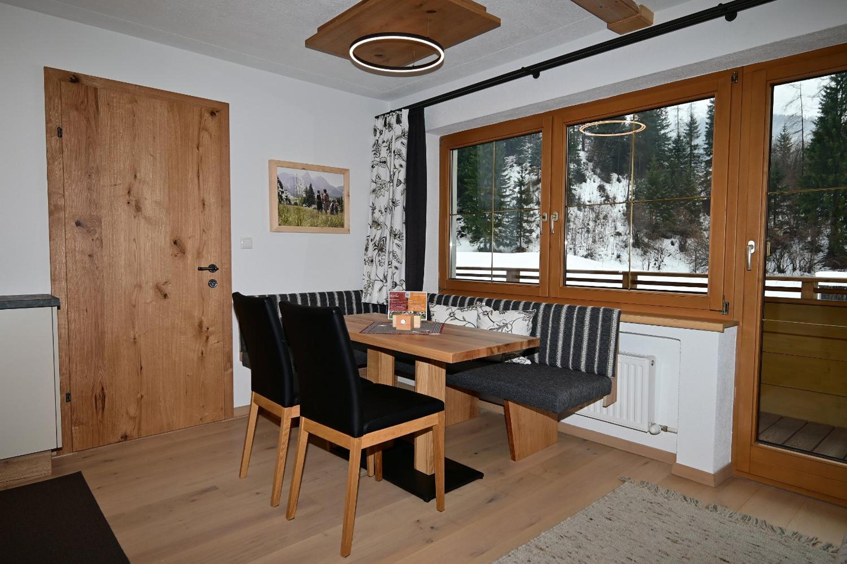 ZIRBENNEST Martha