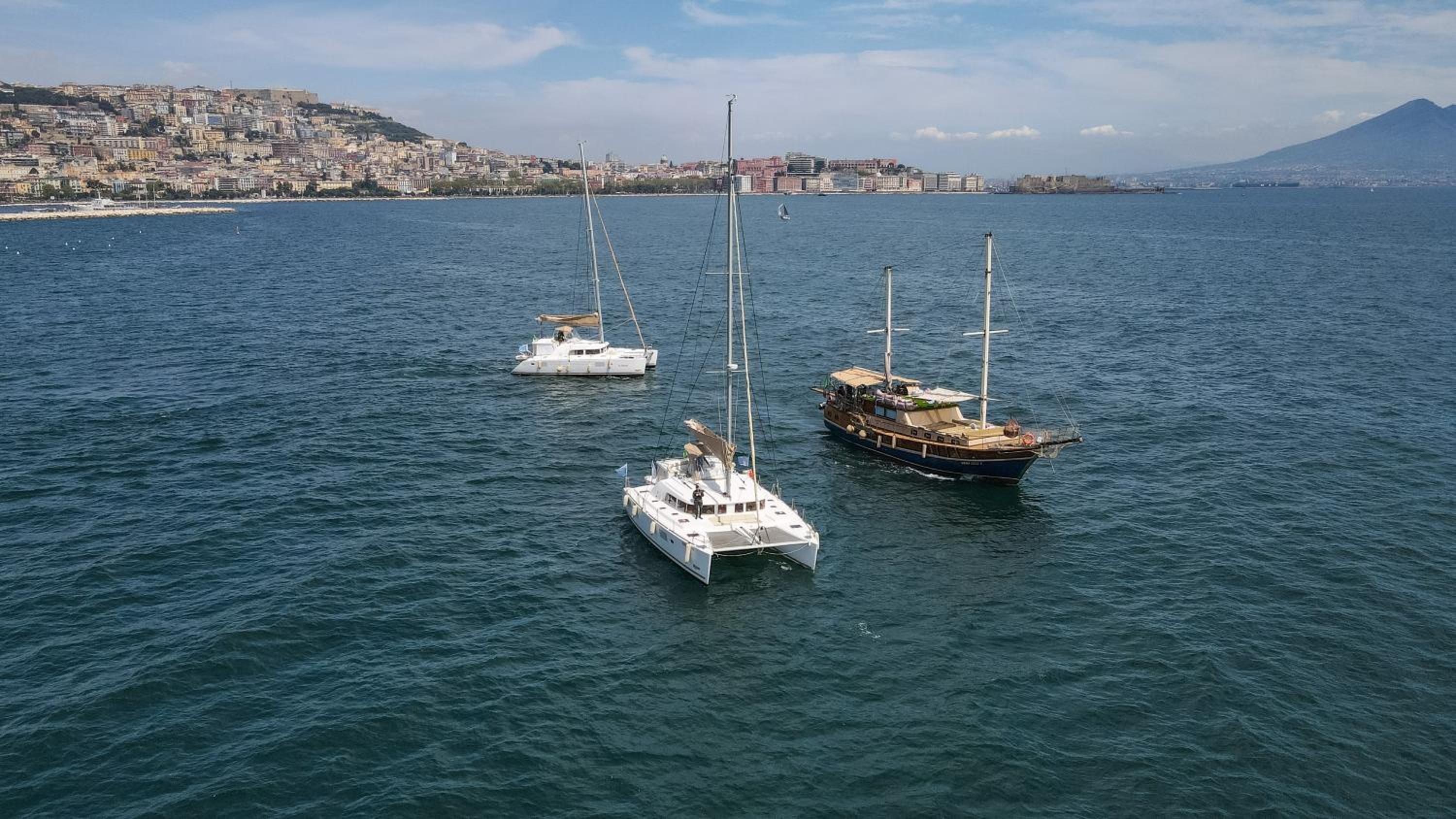 catamarano Dory