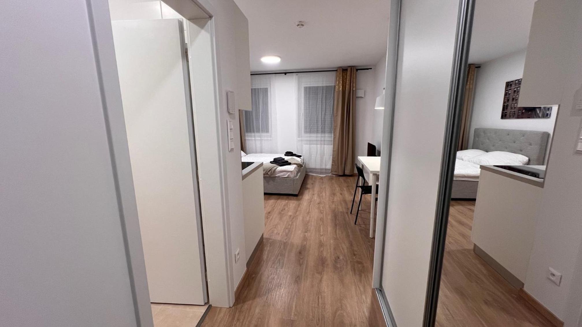 Air conditioned 1 room apartment with parking, new building, Ružinov view 4