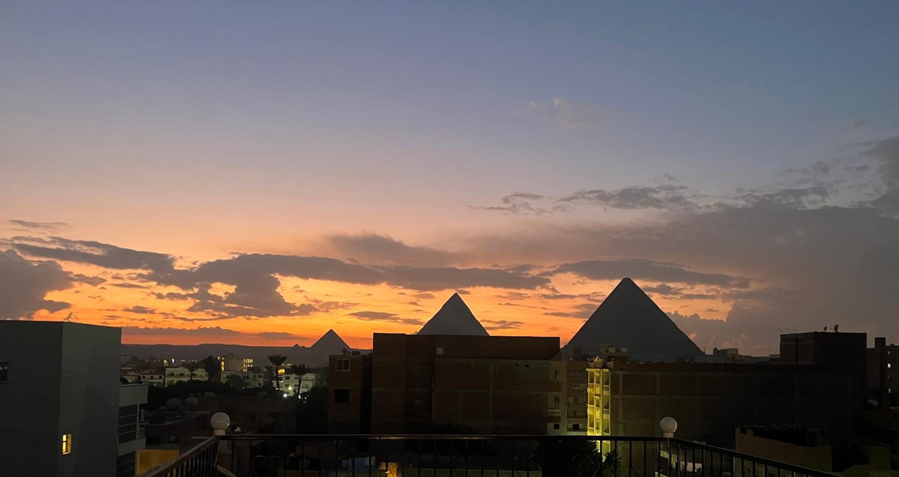 Badr pyramids inn