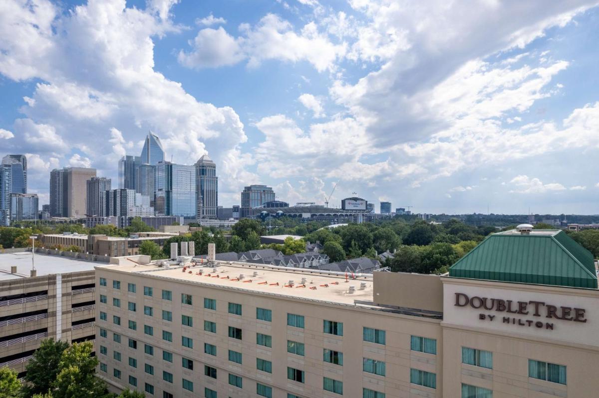 Doubletree by Hilton Charlotte Uptown-3
