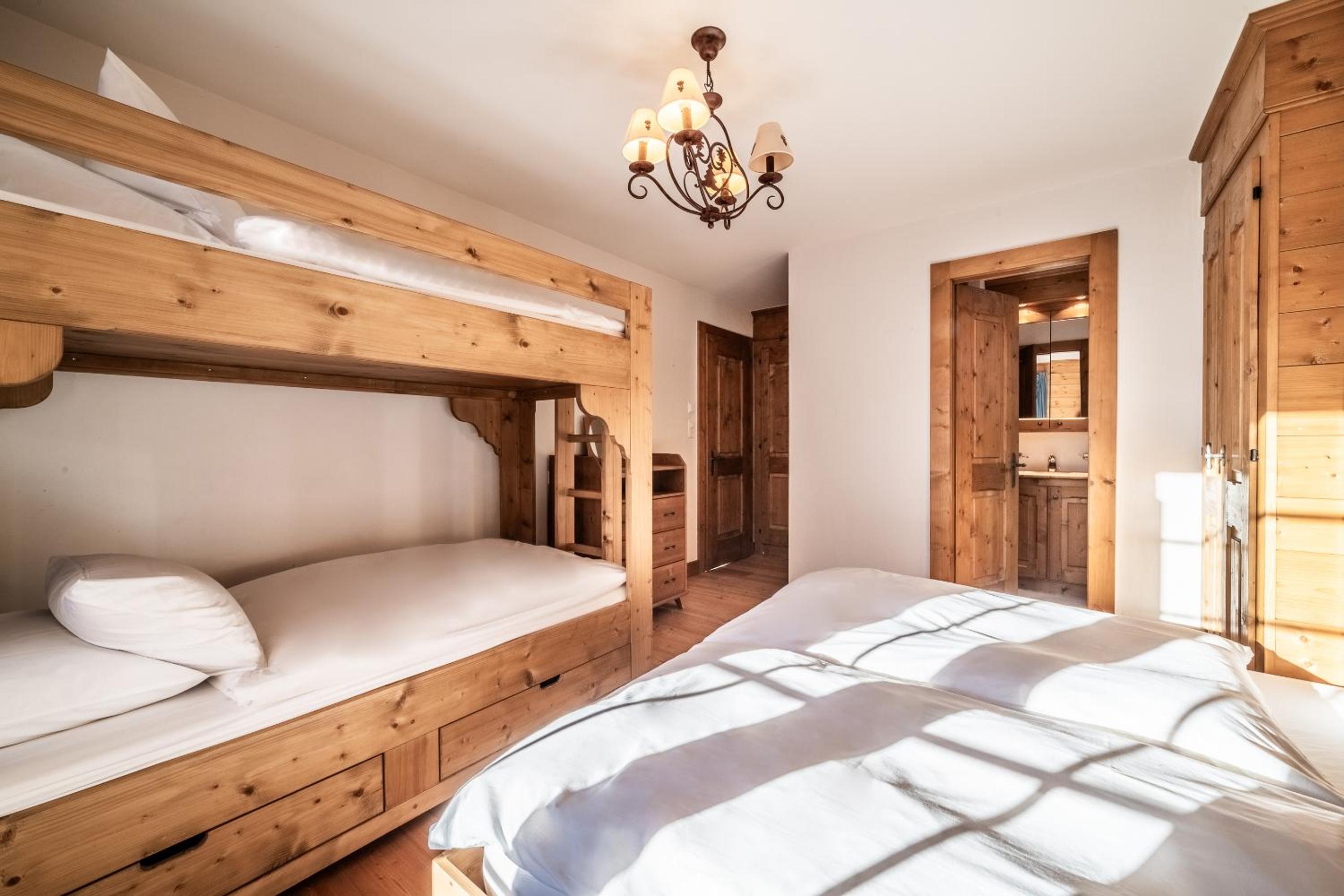 Ayous Verbier - BY EMERALD STAY