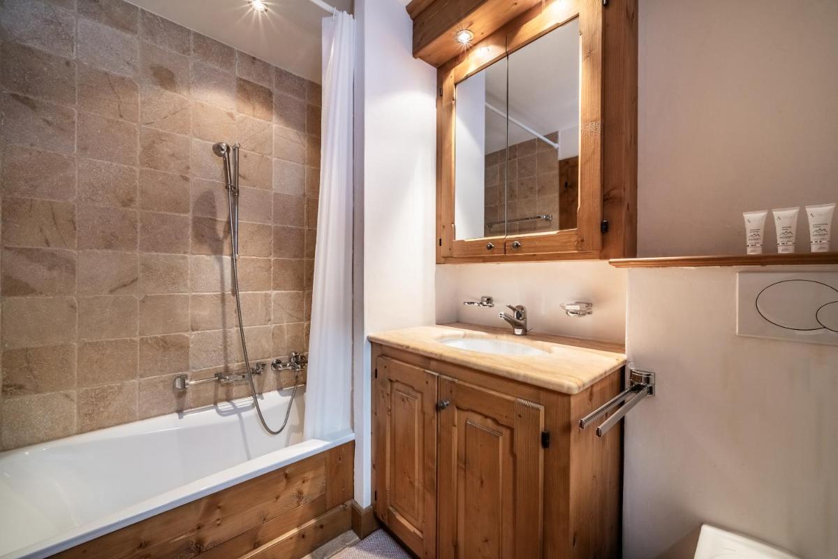 Ayous Verbier - BY EMERALD STAY