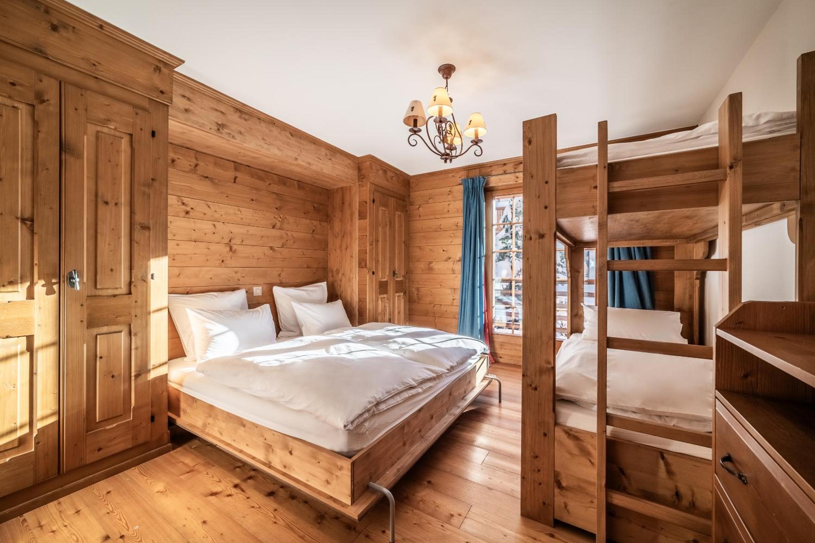 Ayous Verbier - BY EMERALD STAY