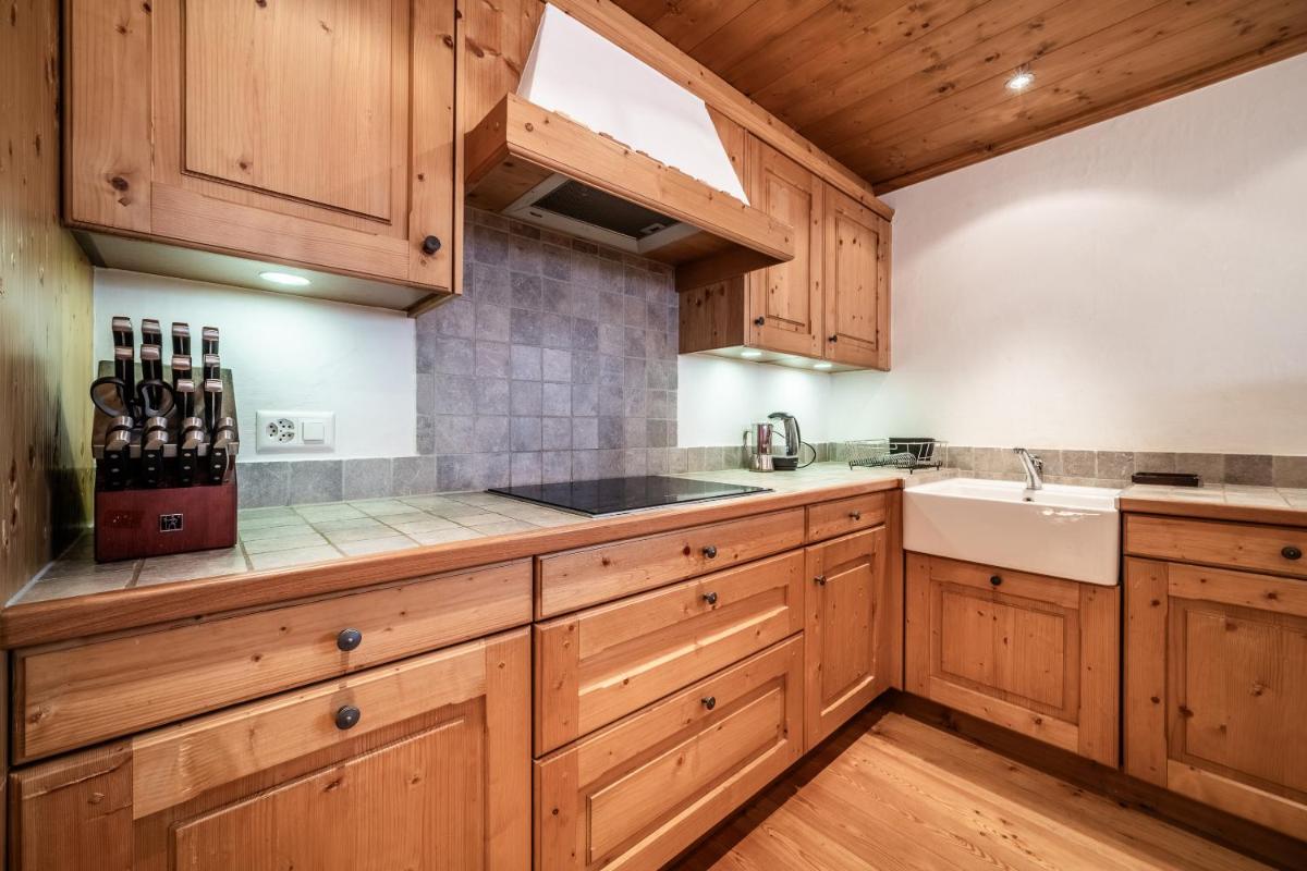 Ayous Verbier - BY EMERALD STAY